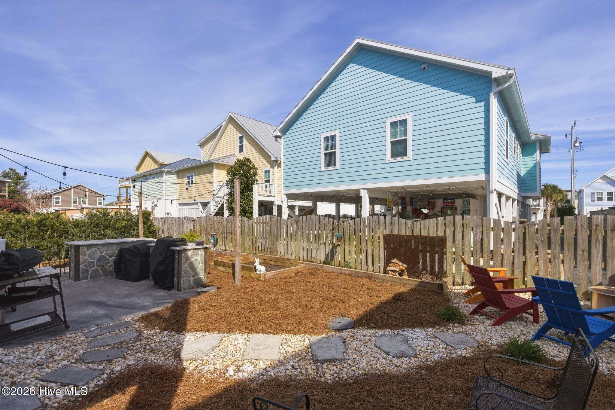 100562049 | Photo 66