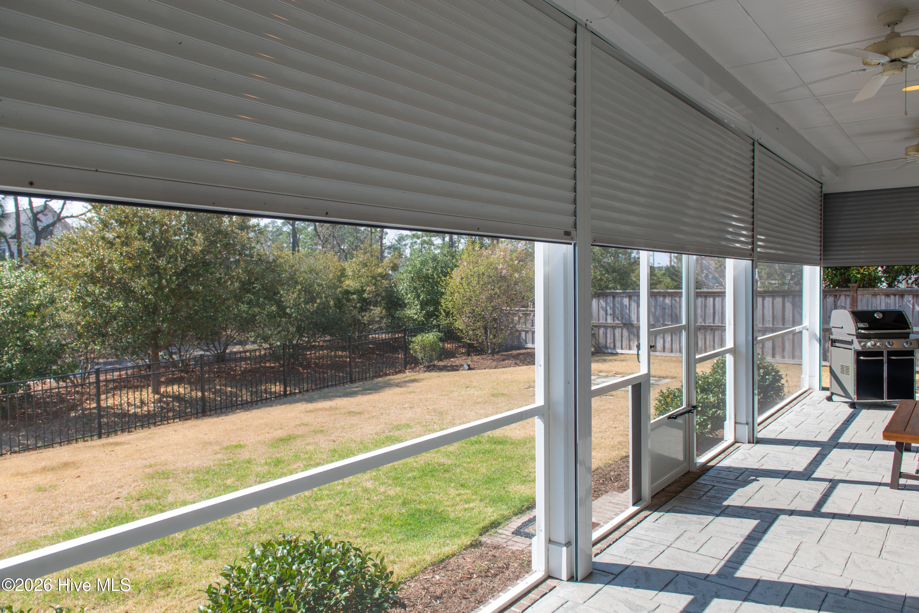 100560299 | Photo 78