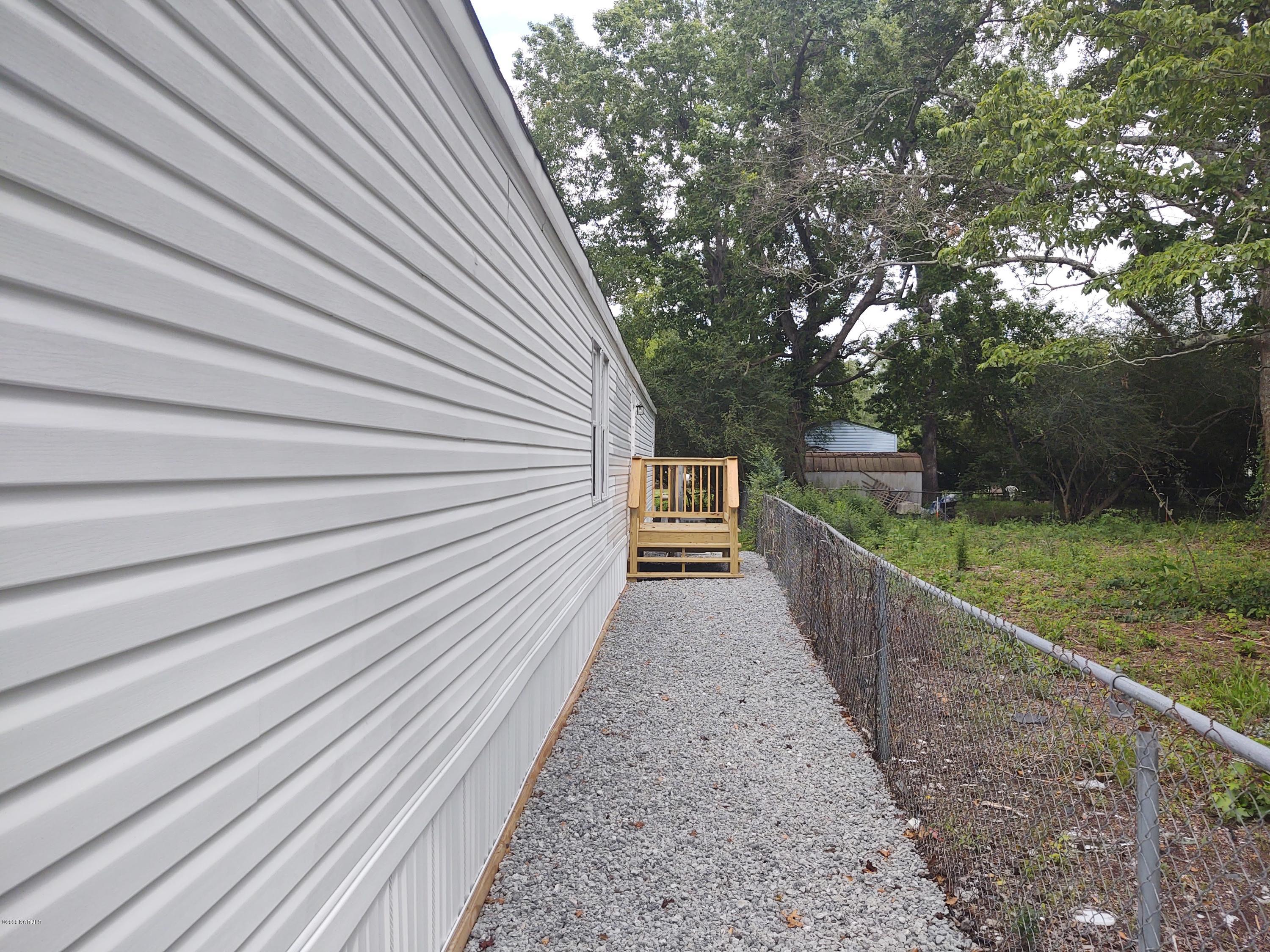 100560795 | Photo 23