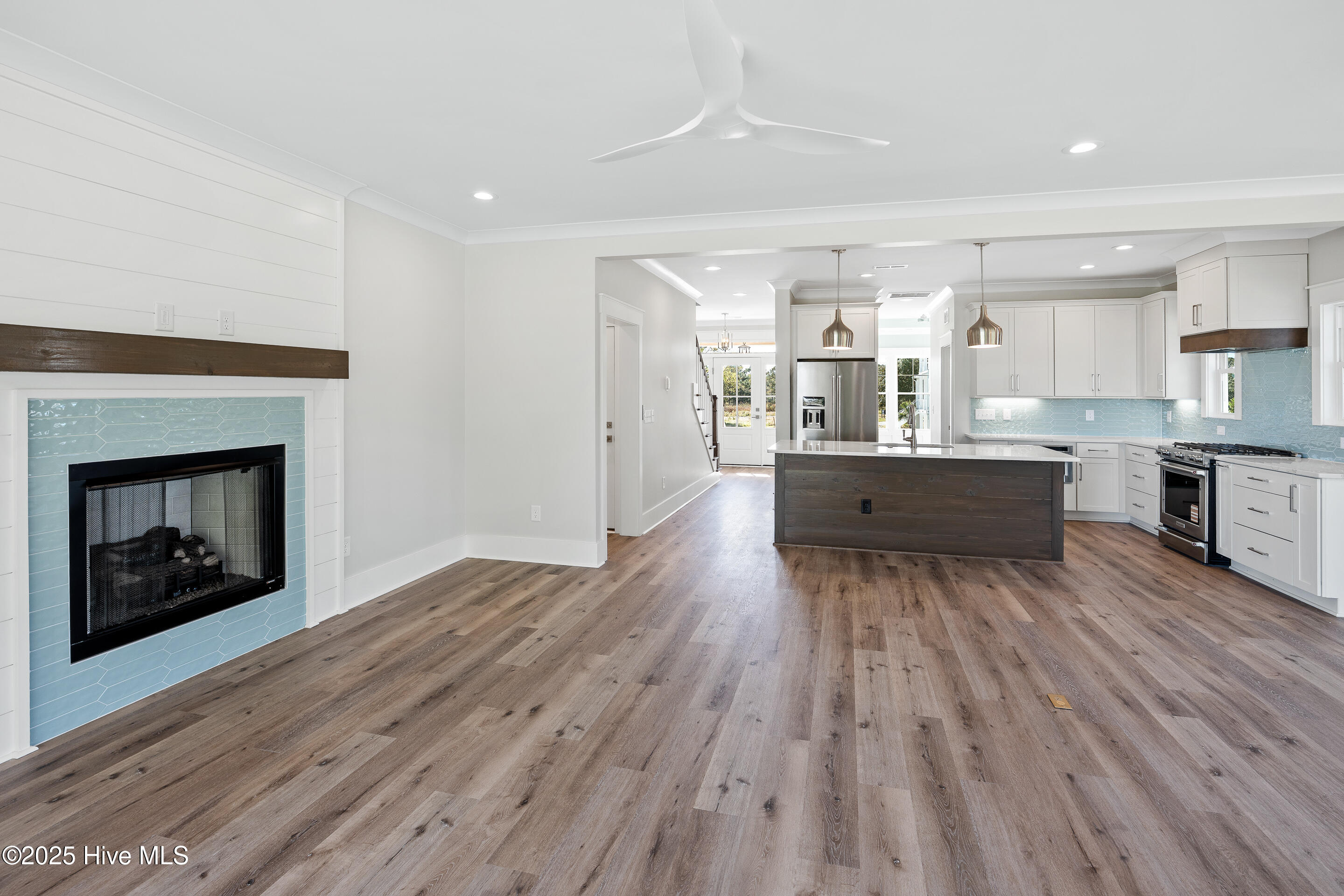 100557096 | Photo 32