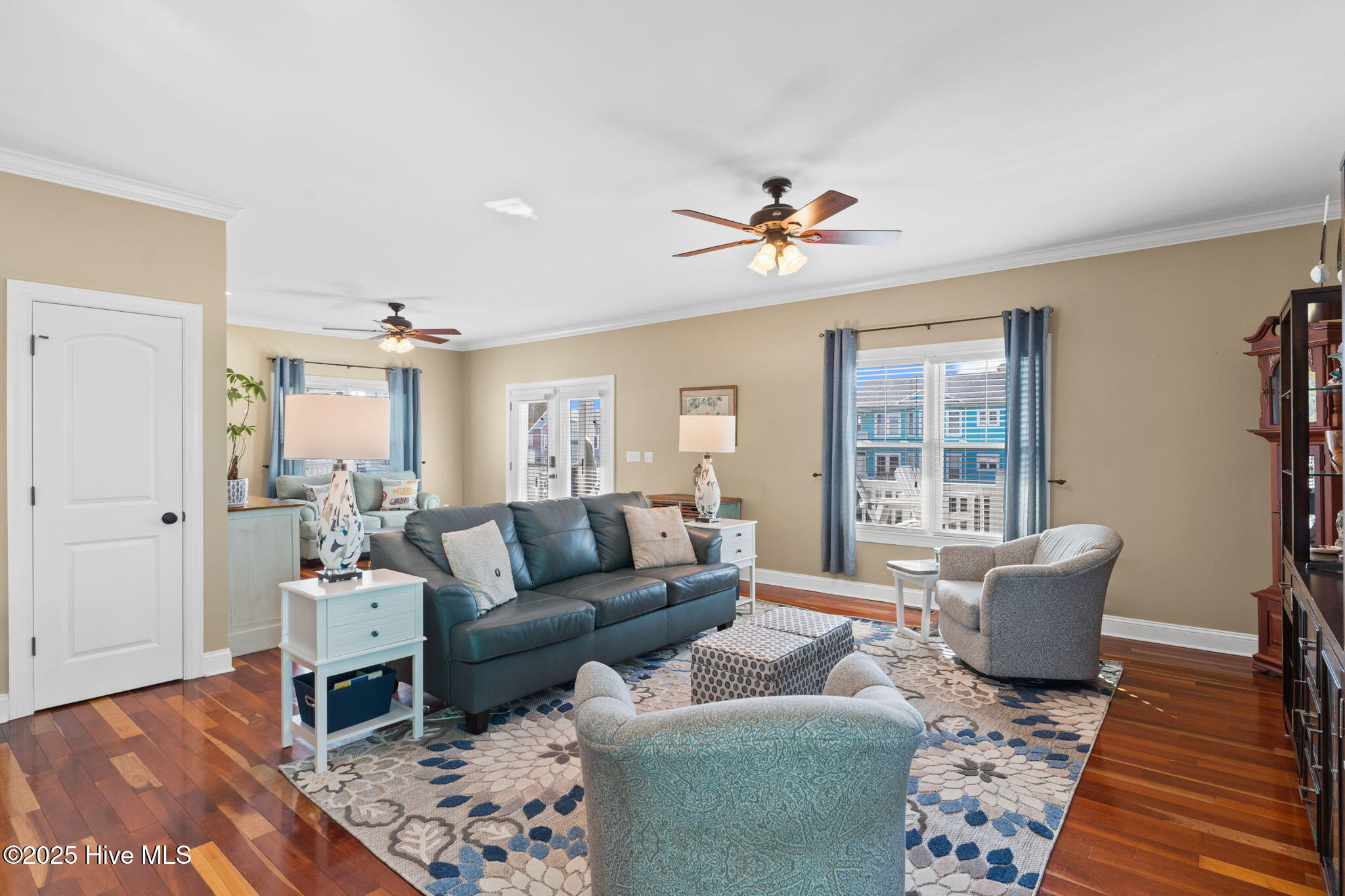 100548558 | Photo 16