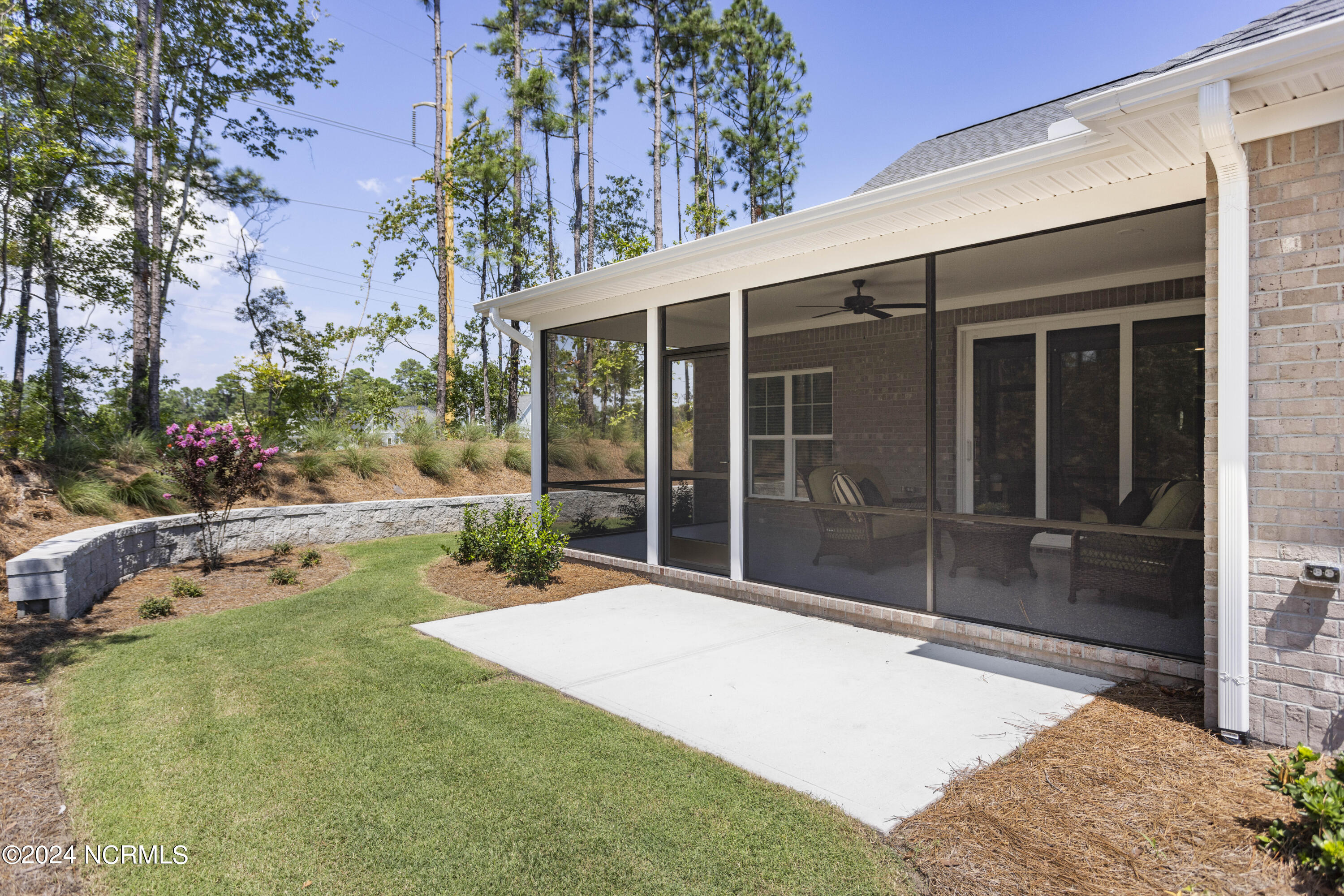 100568554 | Photo 11