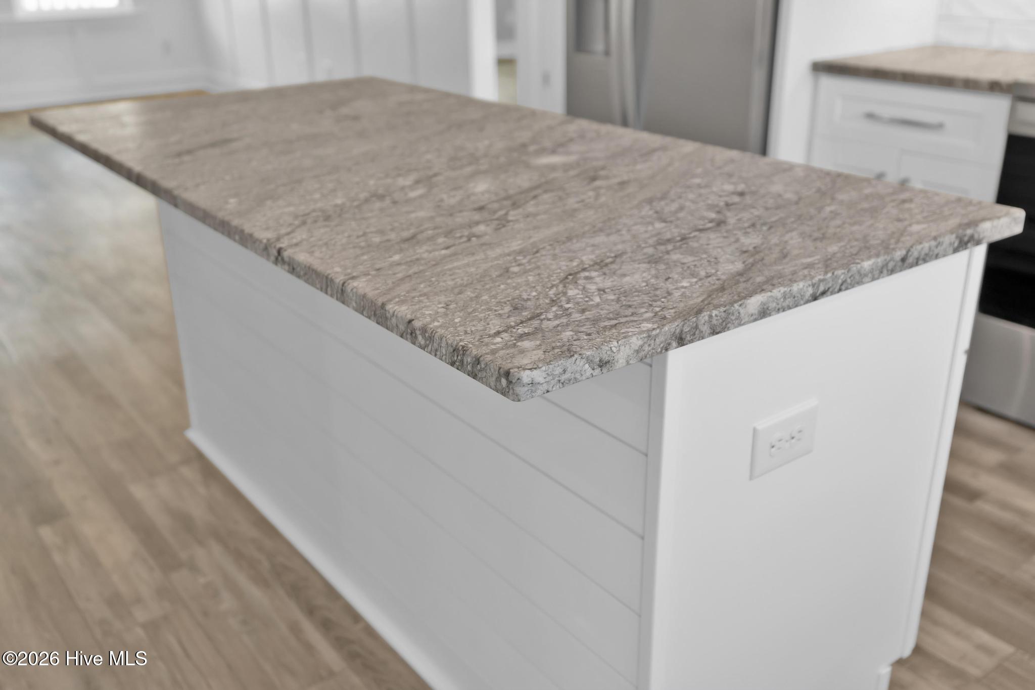 100547277 | Photo 14