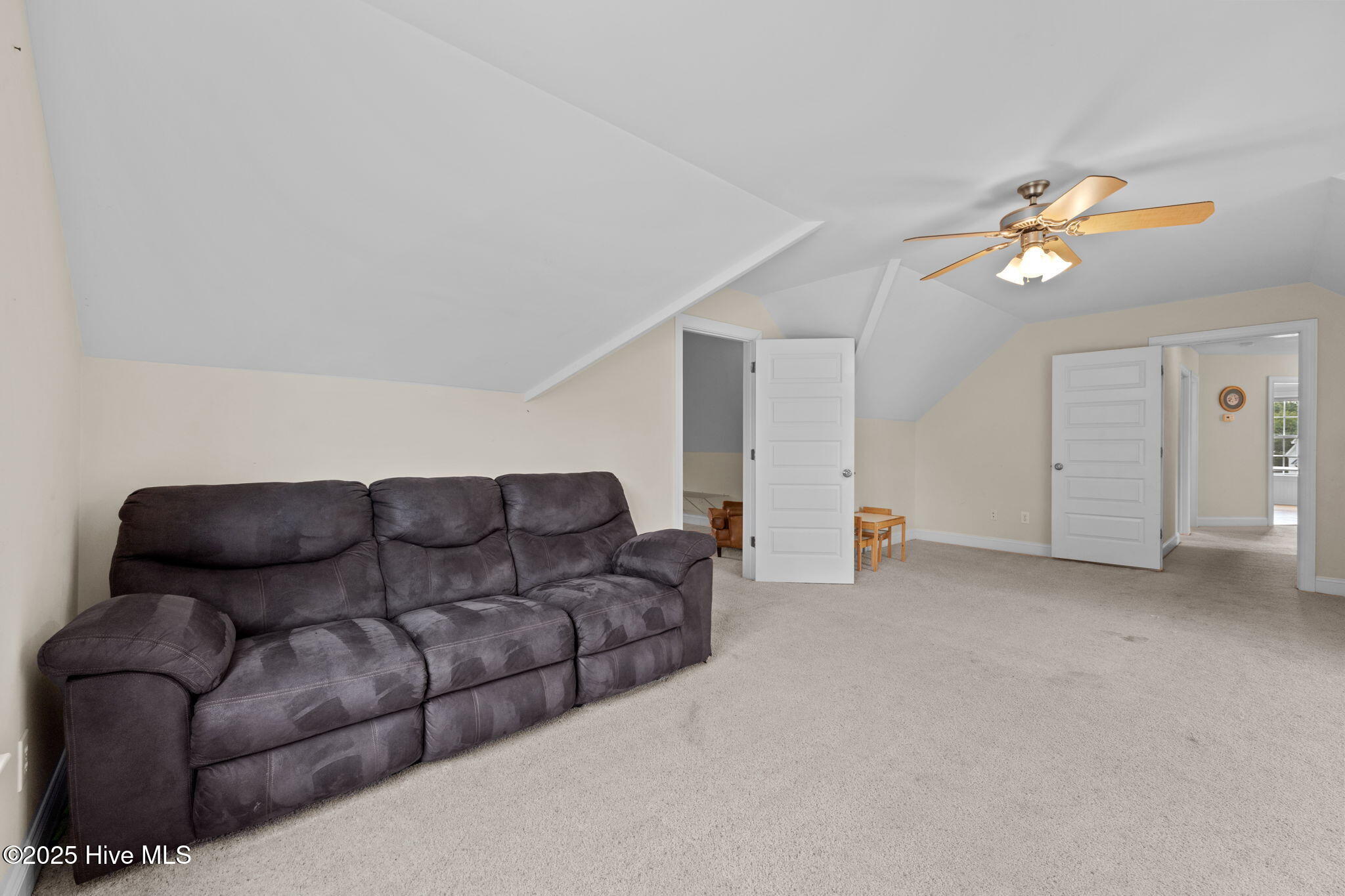 100530646 | Photo 39