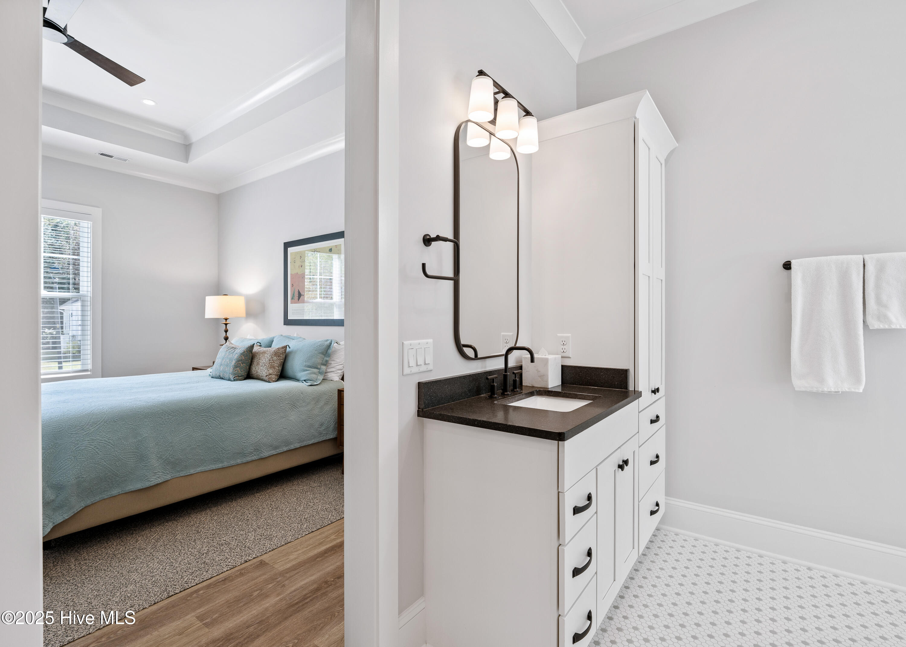 100543800 | Photo 20