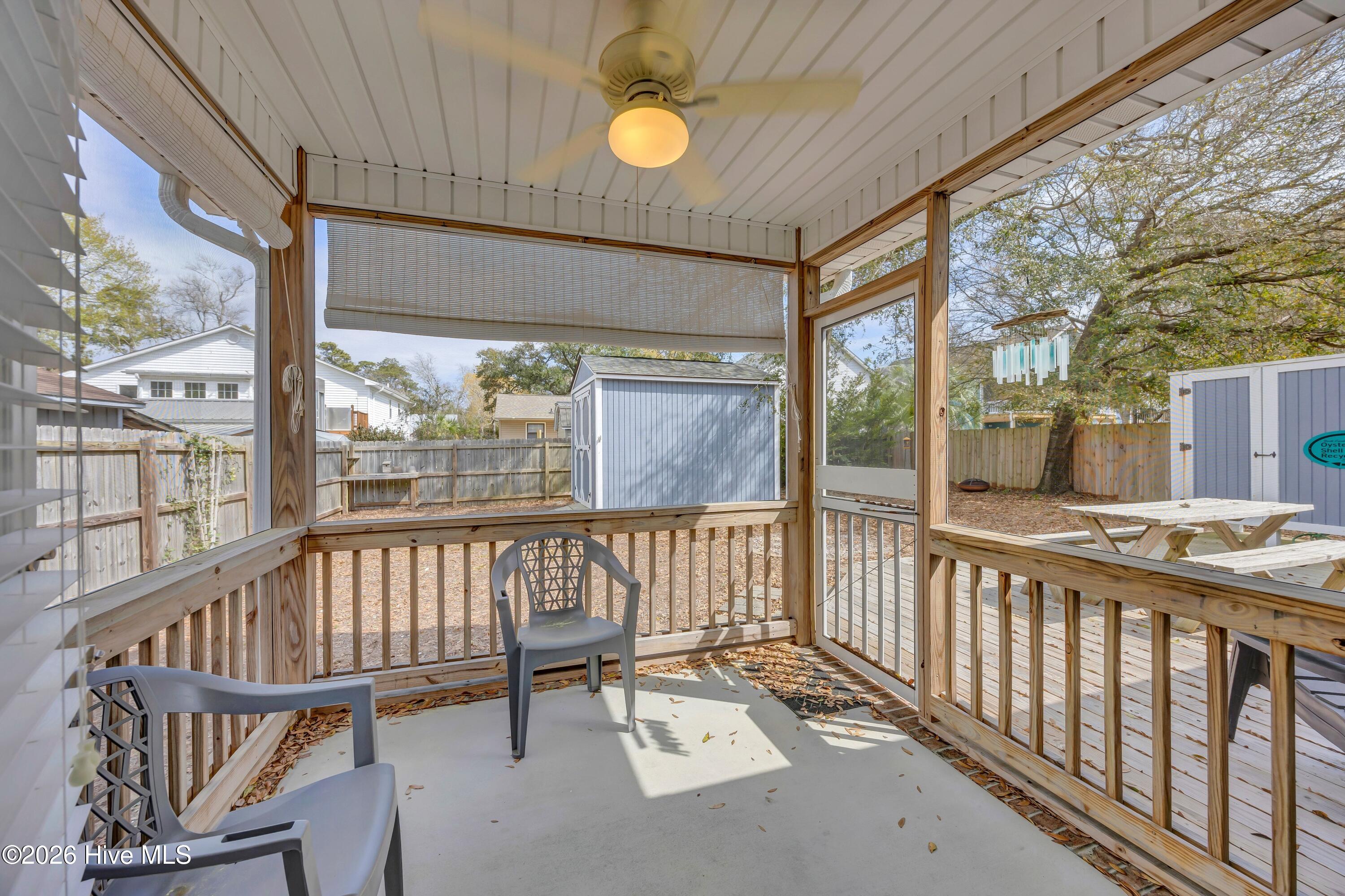 100565000 | Photo 27