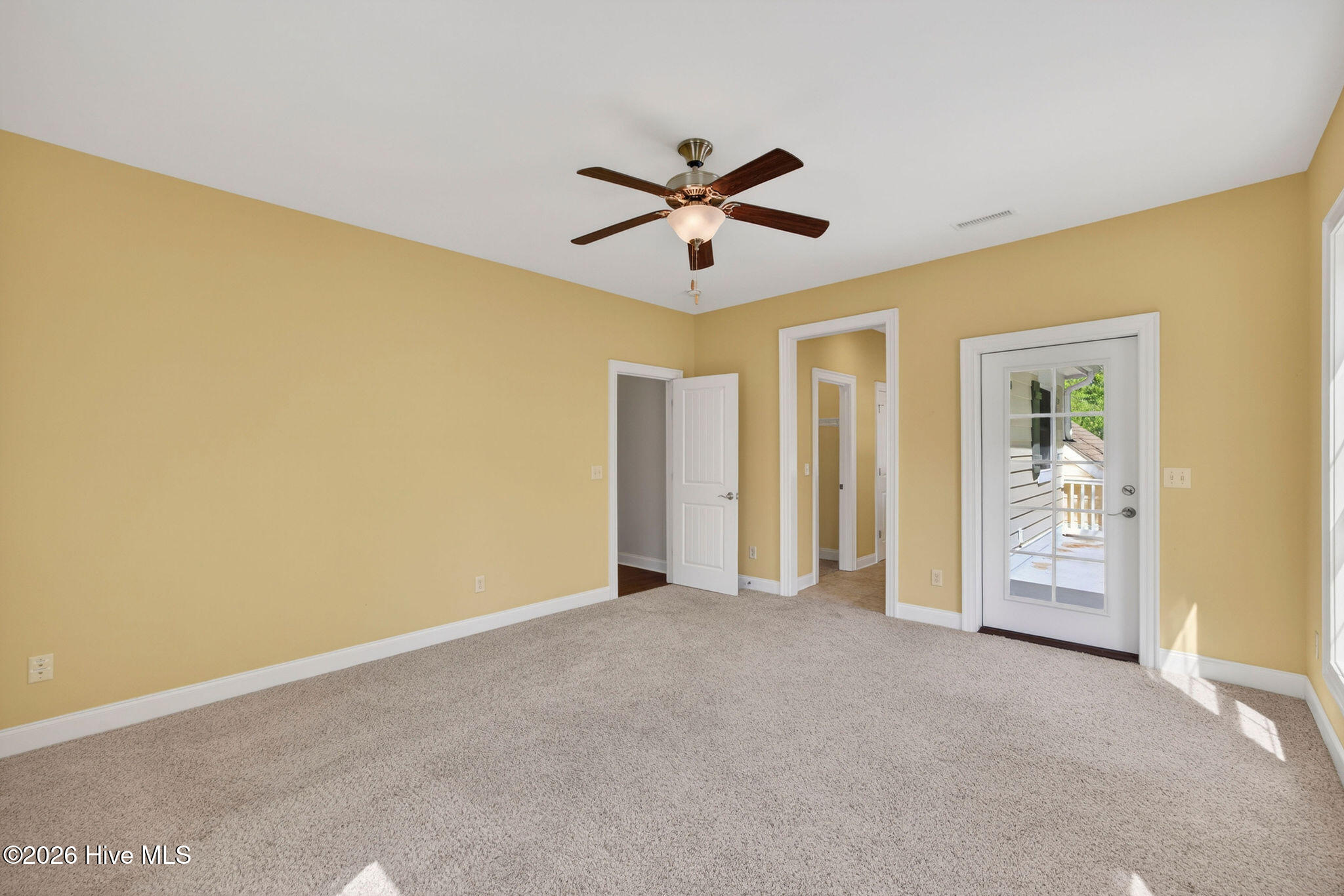 100566414 | Photo 51