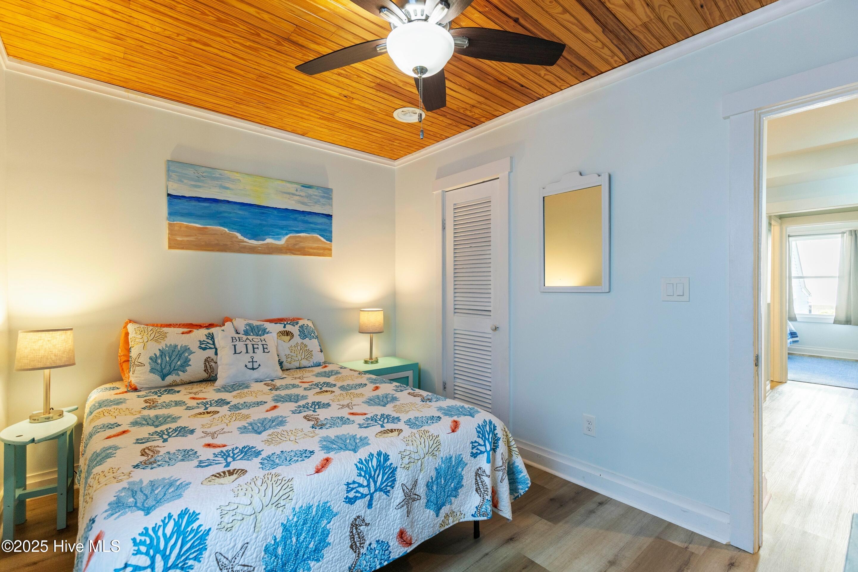 100567427 | Photo 29