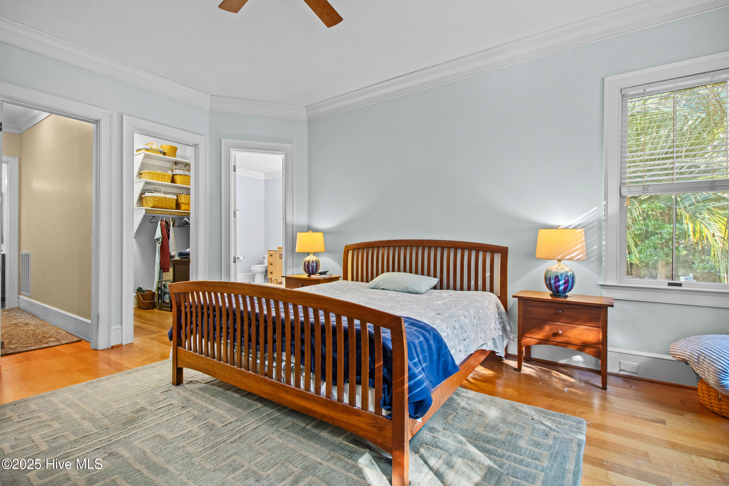 100540222 | Photo 25