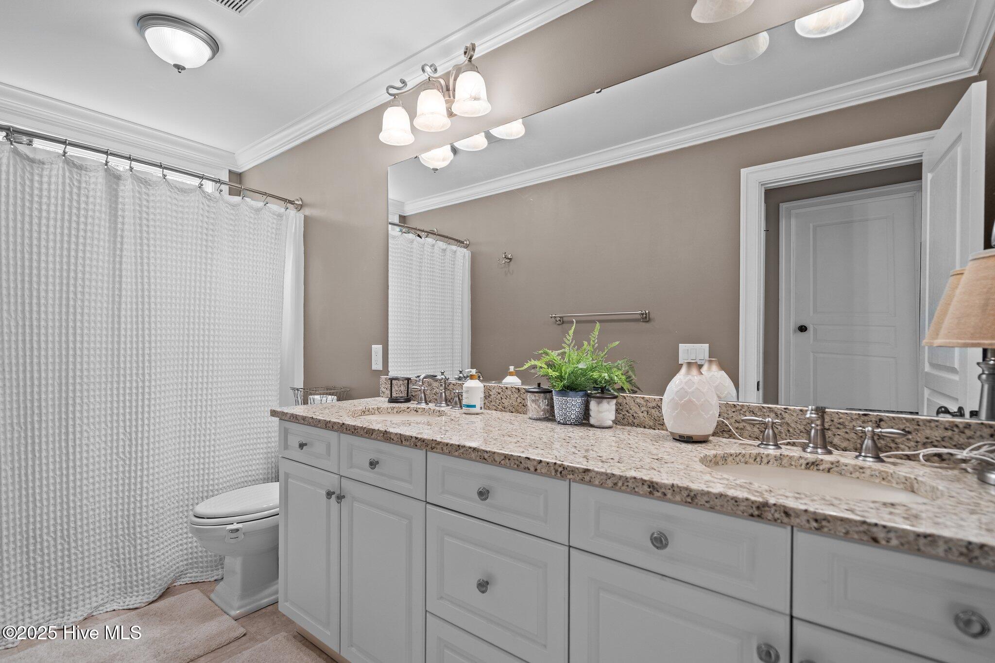 100565962 | Photo 57