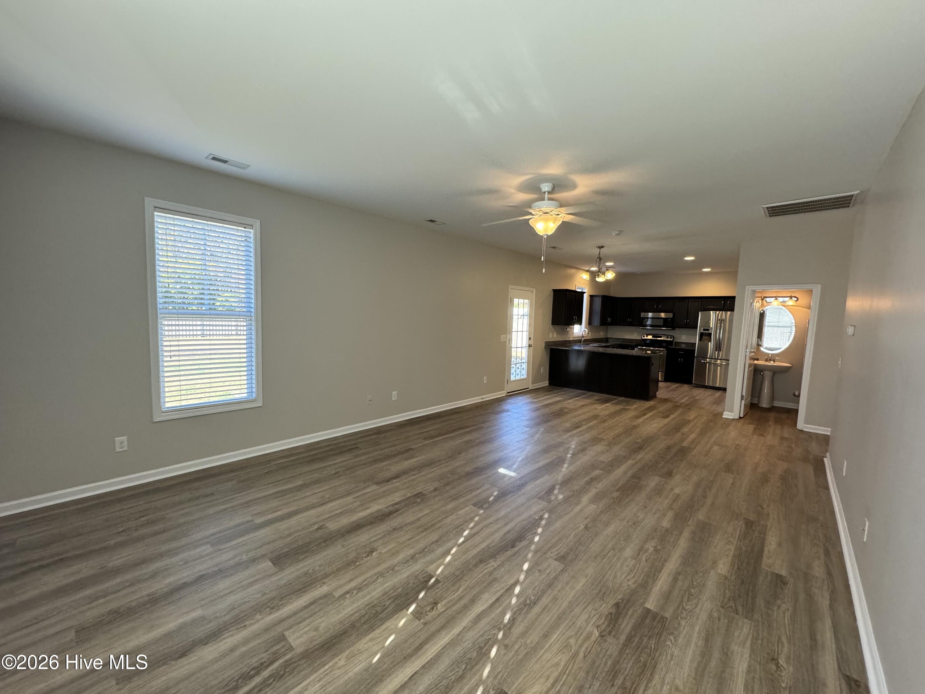 100549154 | Photo 17