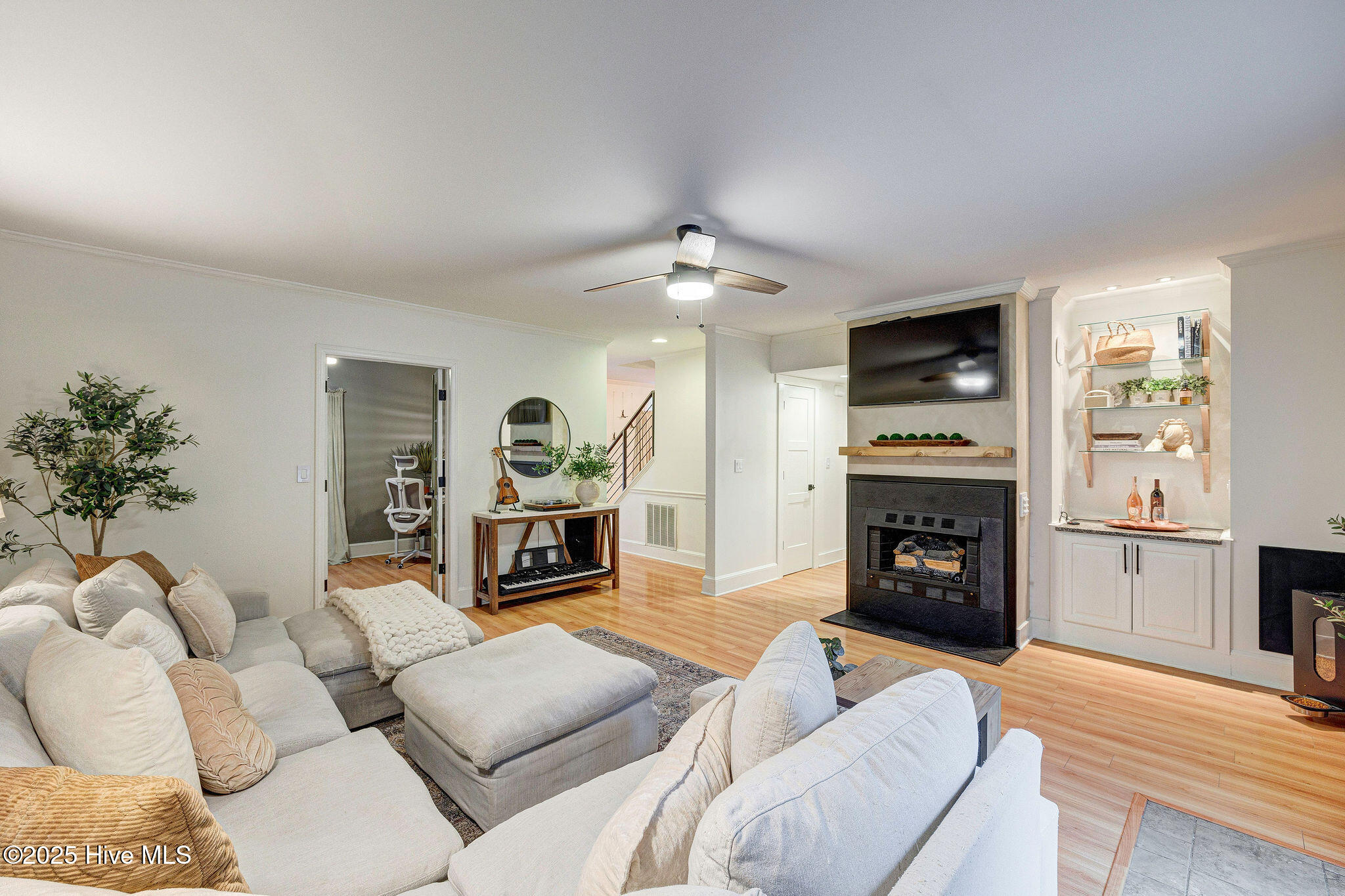 100534059 | Photo 20