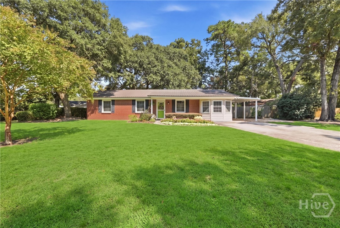 Photo 2 of Single family home for sale at 206 Port Royal Dr, Savannah, GA 31410 | MLS# SA364599 | Listing updated on 2026-09-20