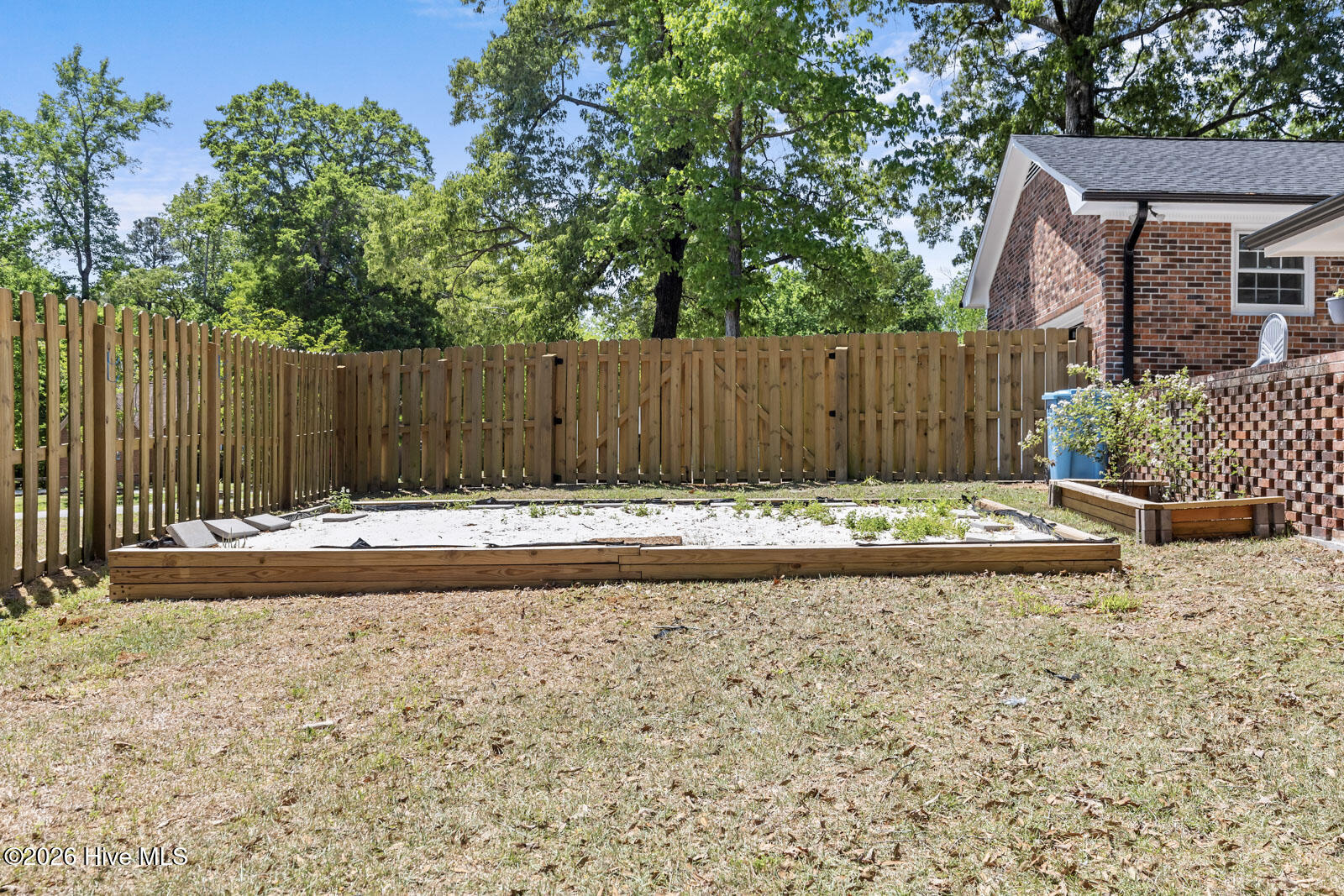 100569871 | Photo 56