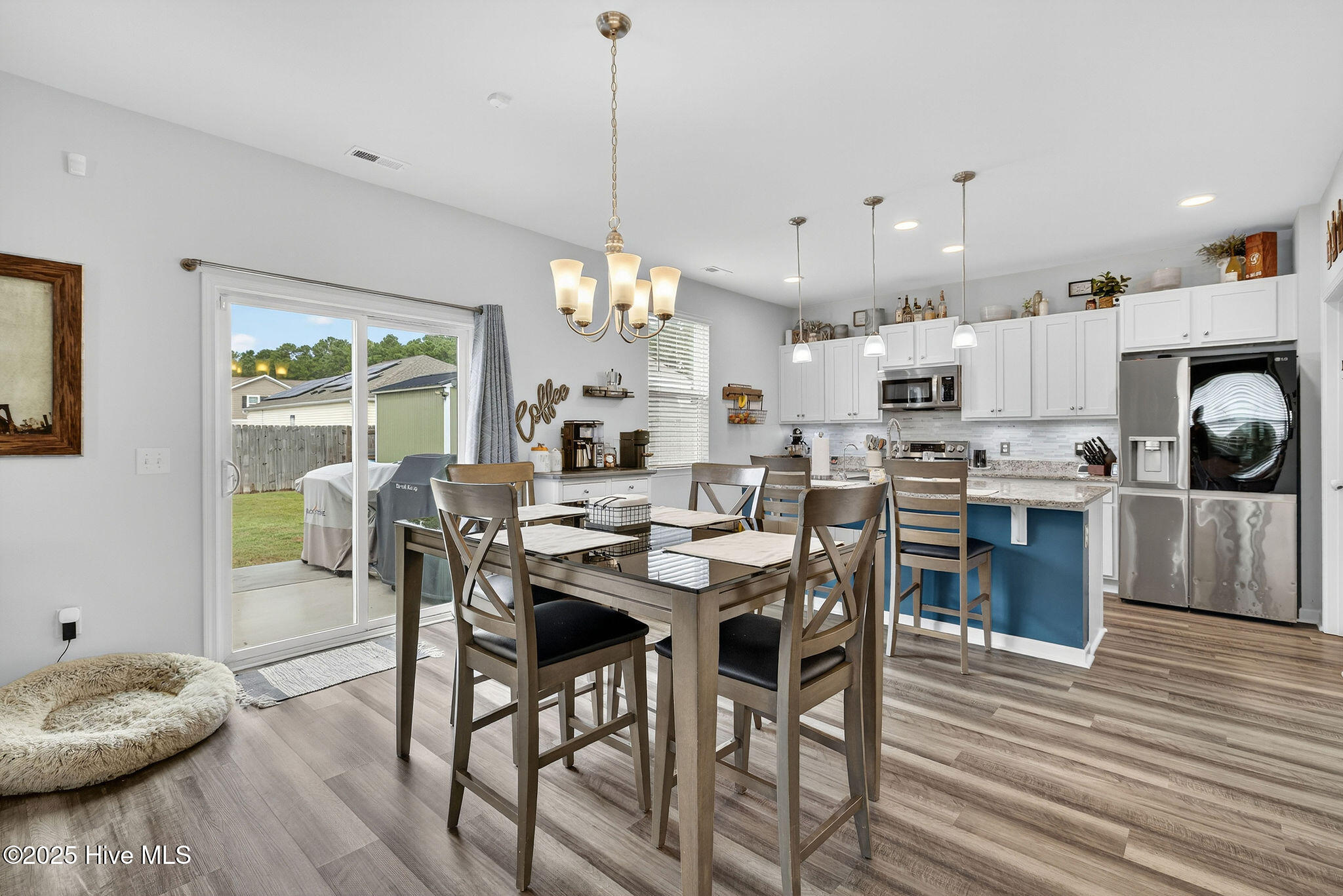 100535181 | Photo 17