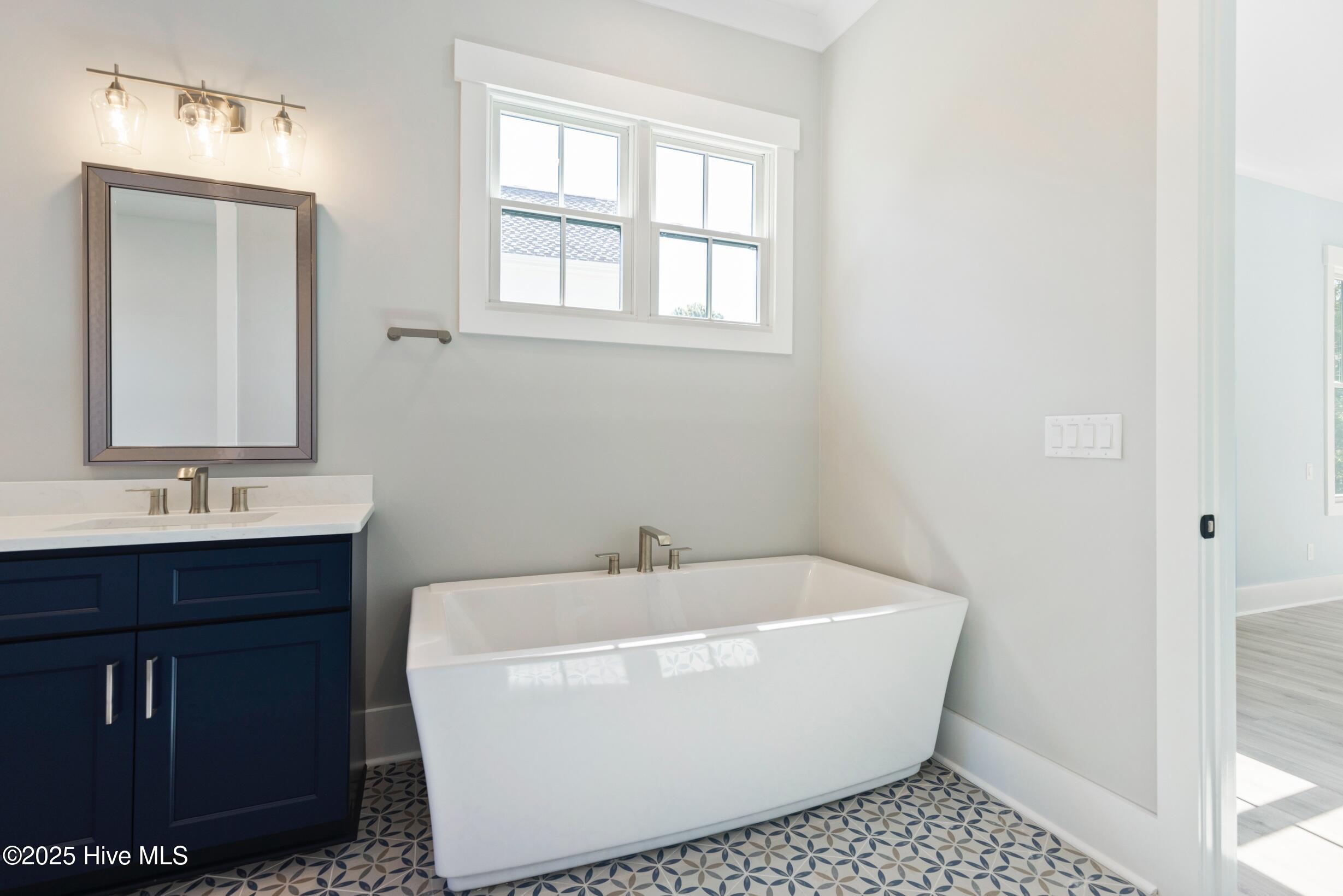 100537171 | Photo 33