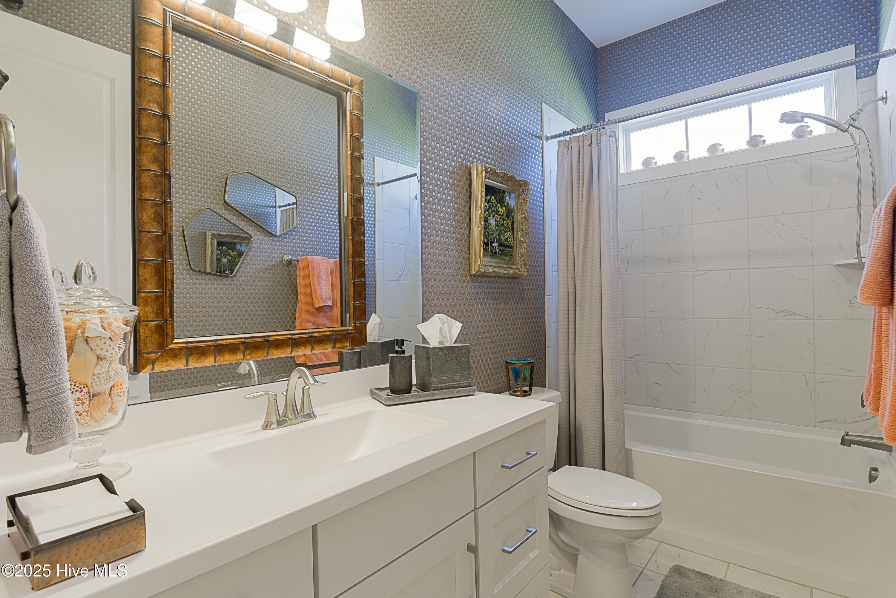 100530008 | Photo 47