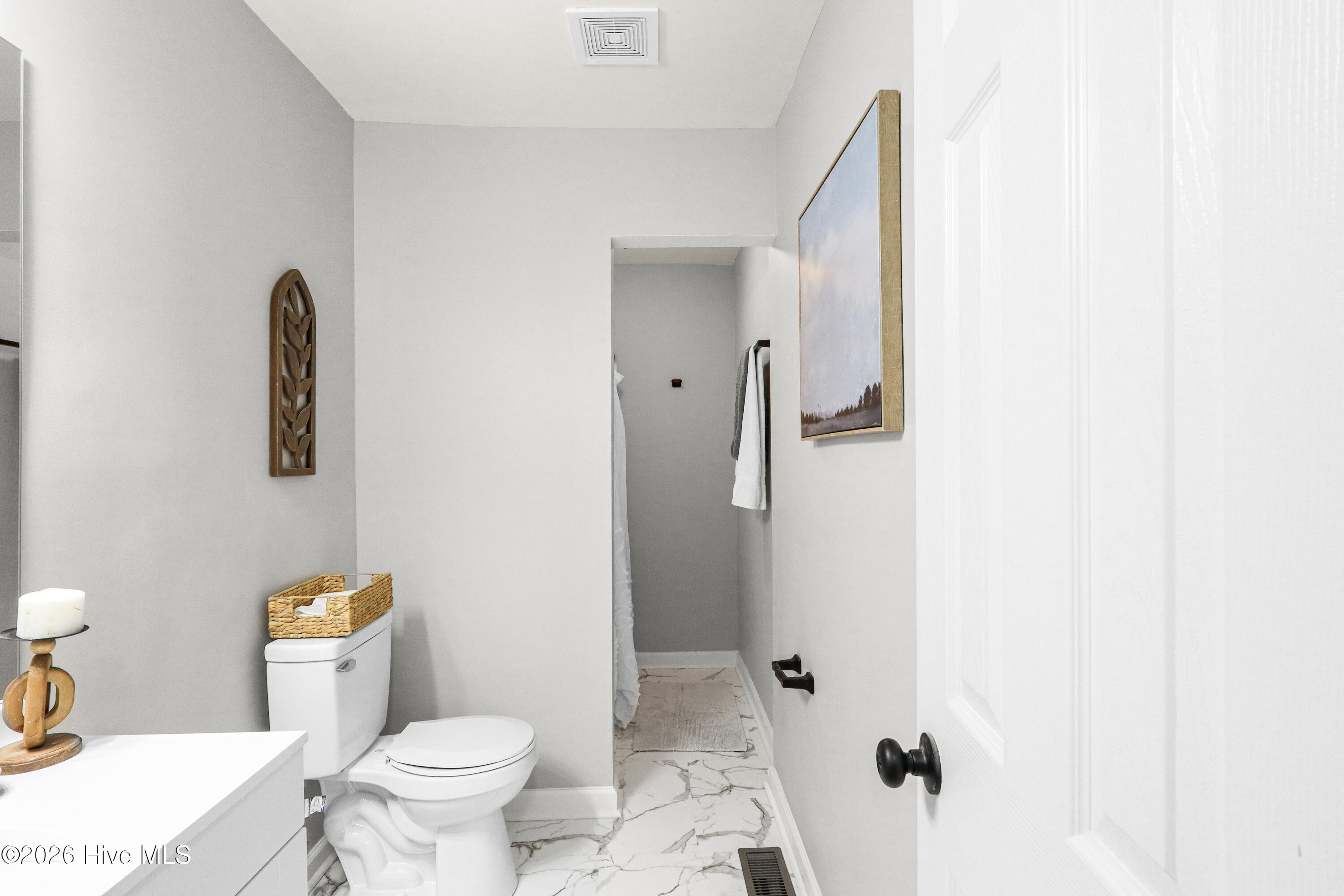 100569517 | Photo 21