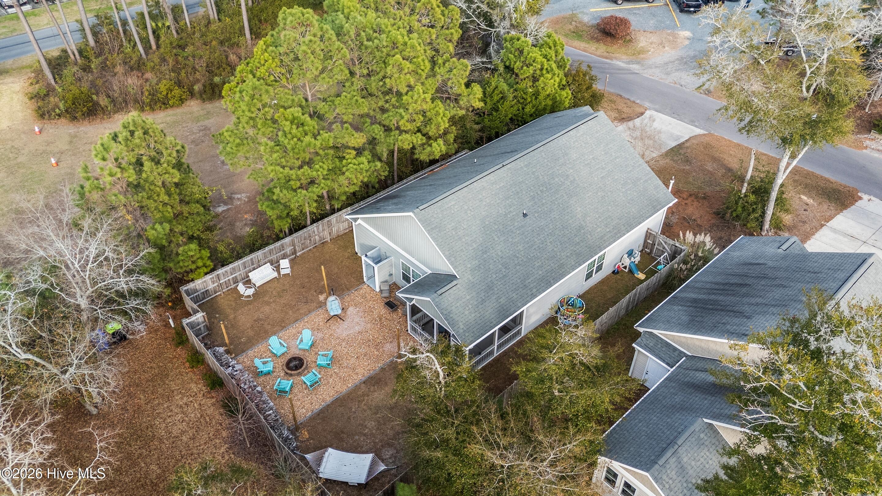 100548789 | Photo 51