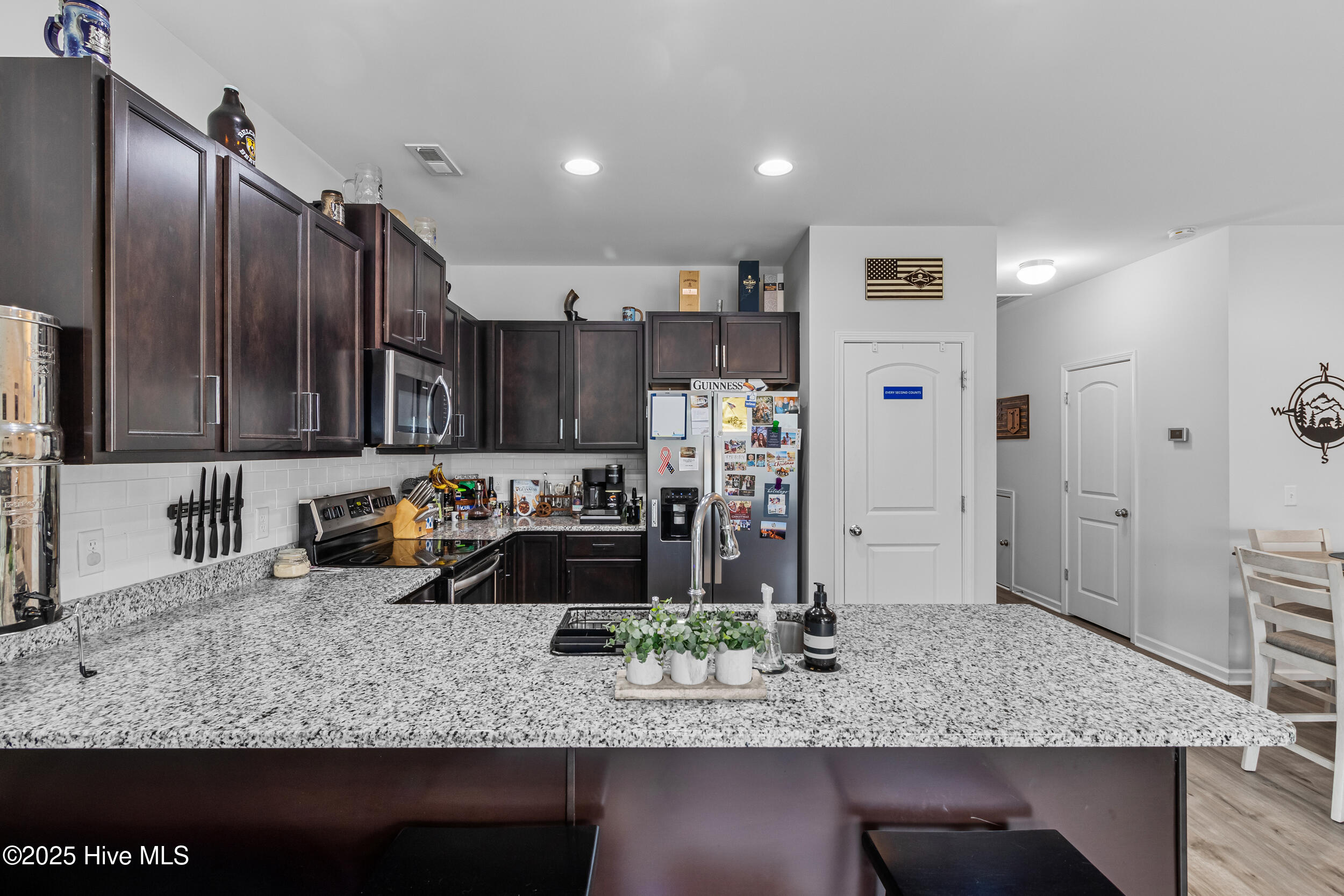 100523378 | Photo 13