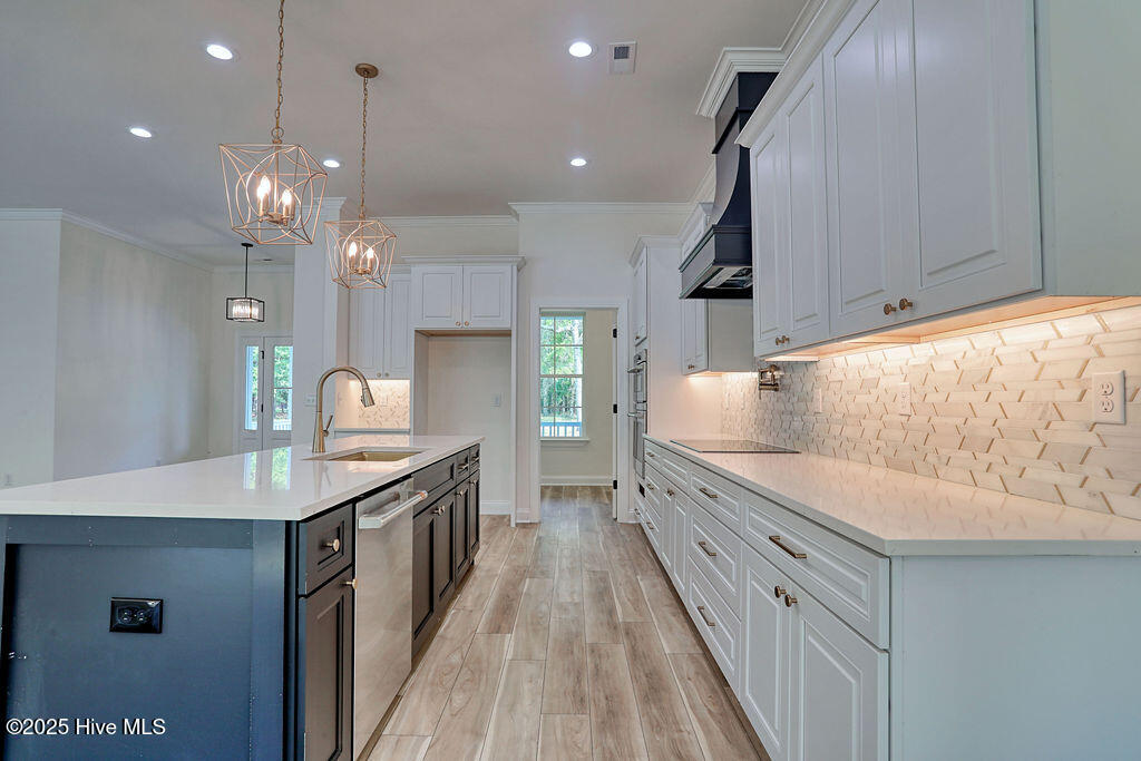 100499257 | Photo 24