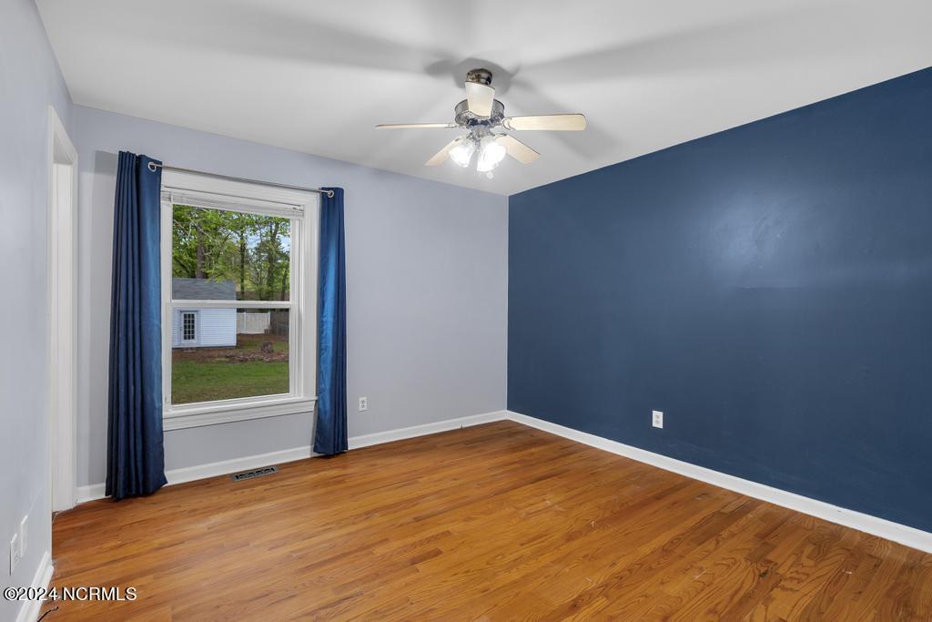 100560504 | Photo 17