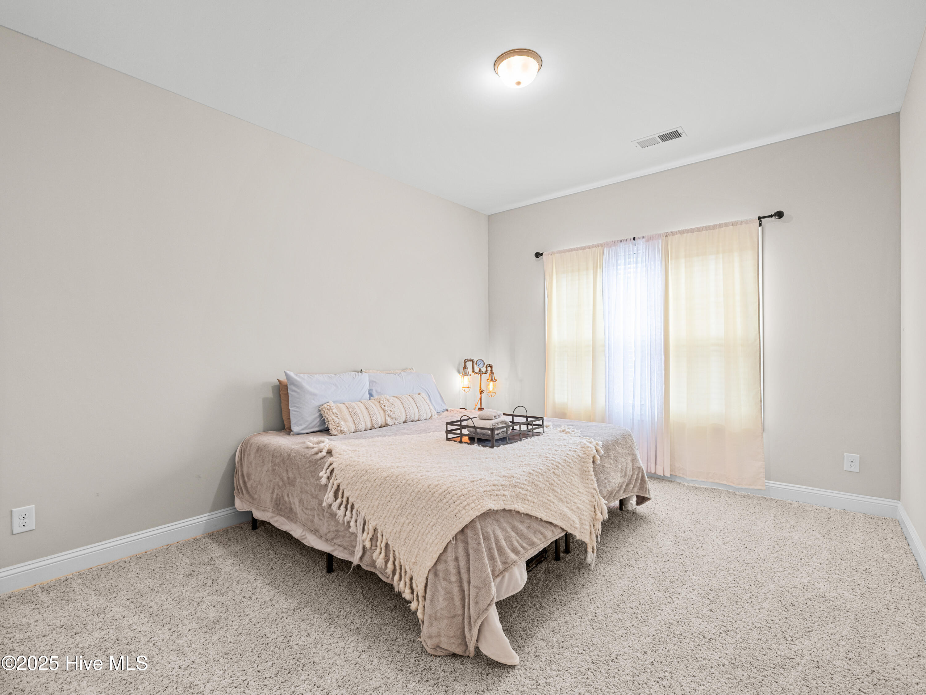 100535765 | Photo 55