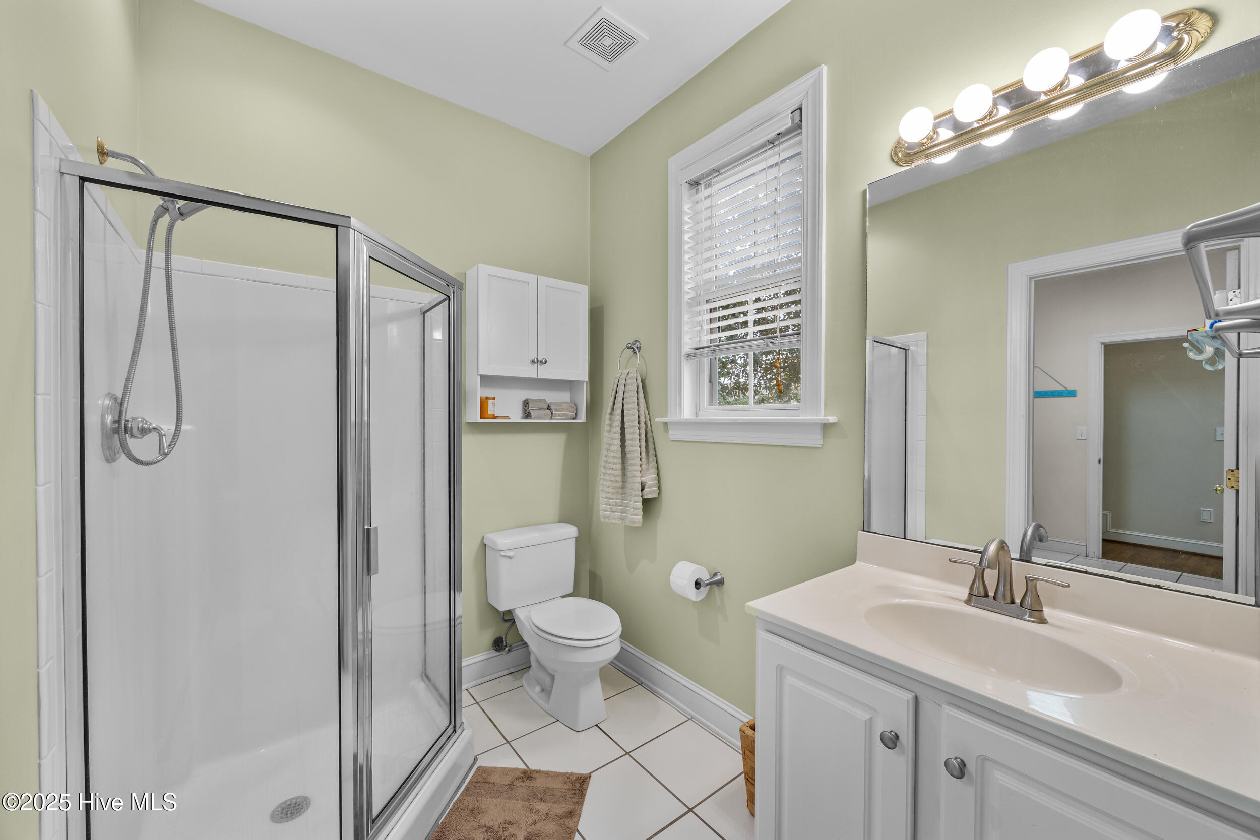 100543890 | Photo 19