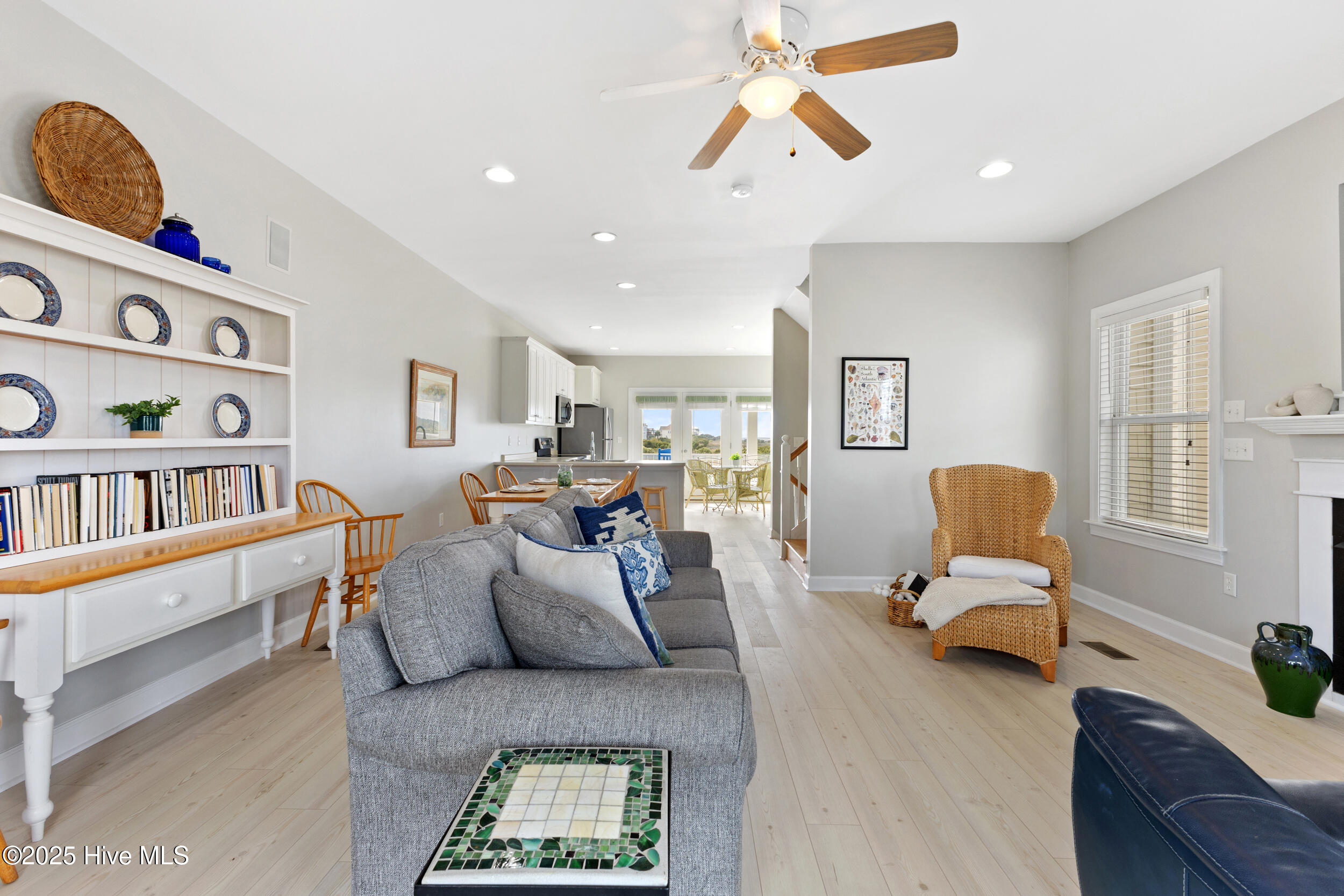 100534719 | Photo 24