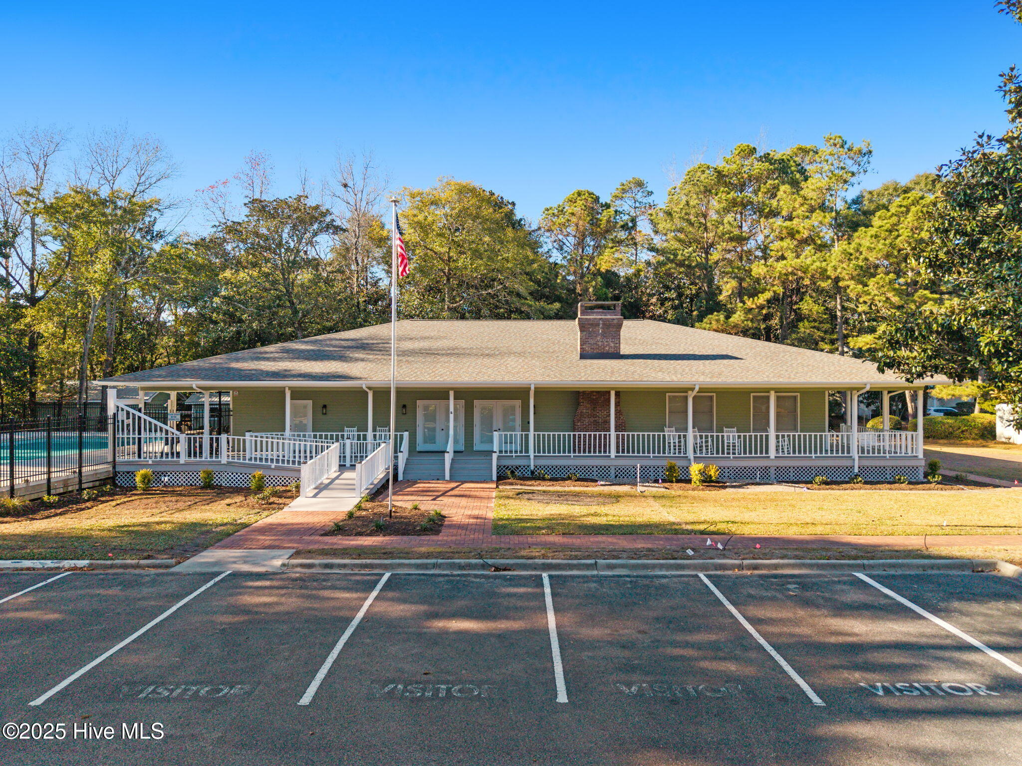 100547956 | Photo 29