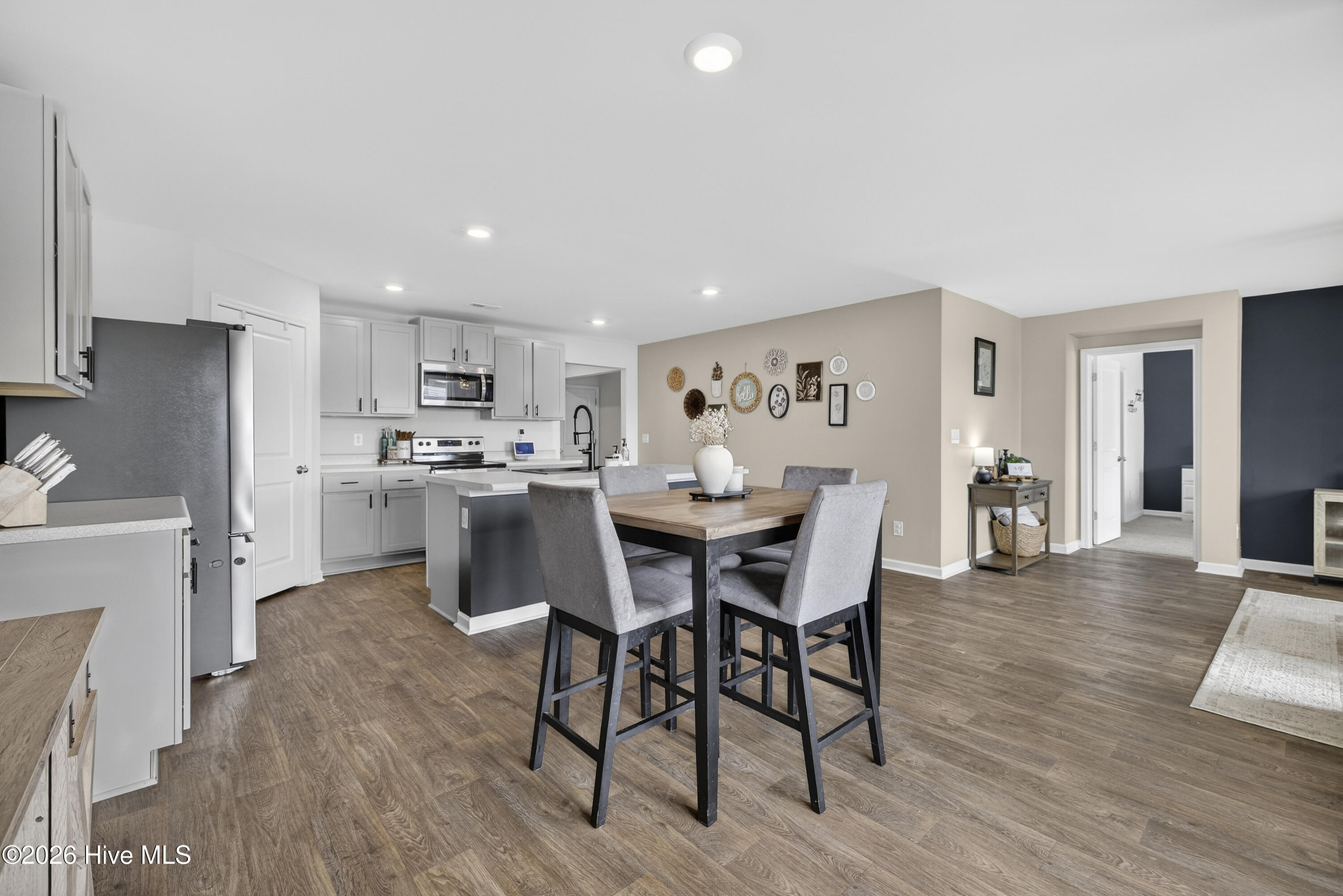 100557466 | Photo 16