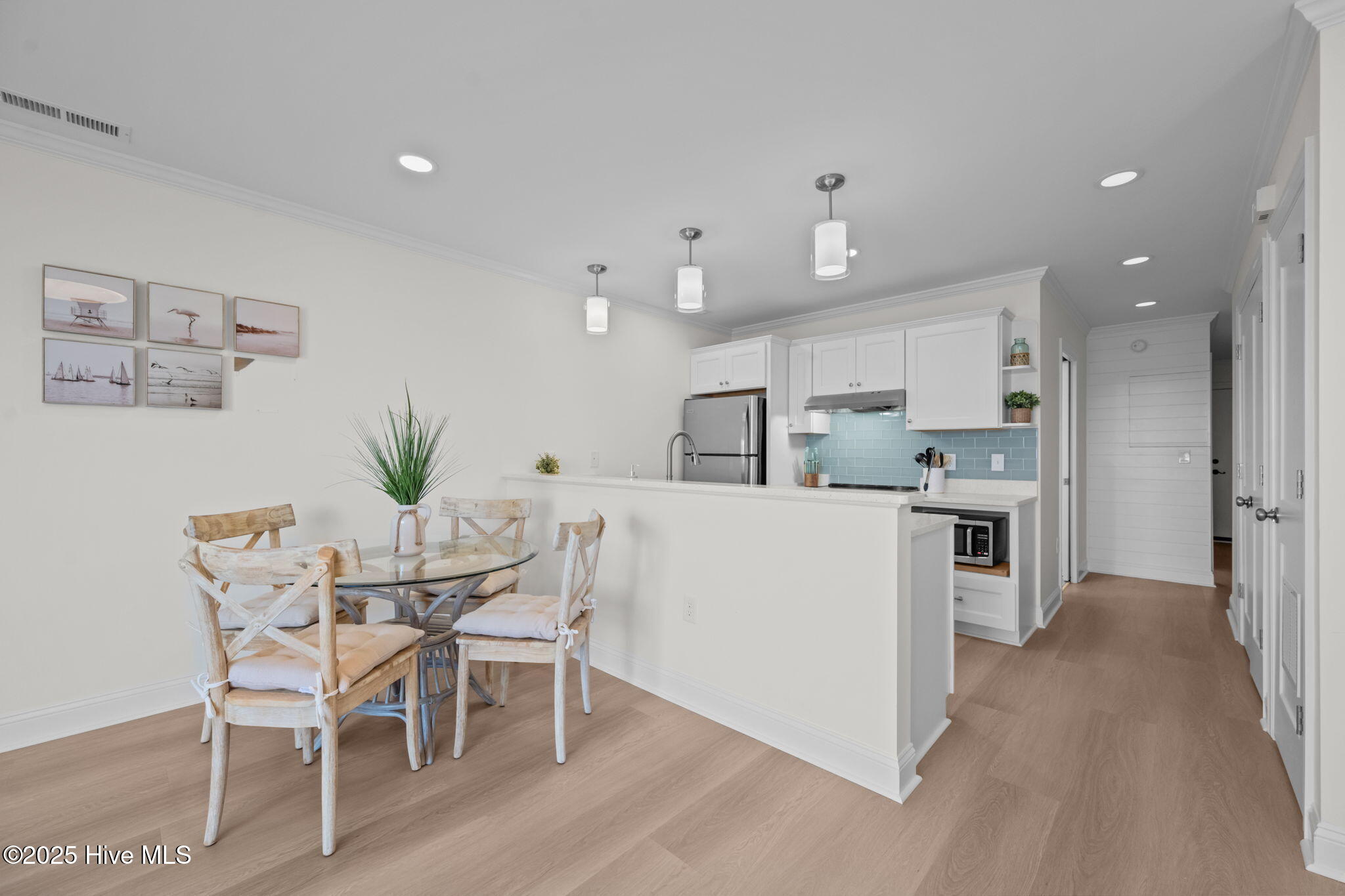 100520970 | Photo 11