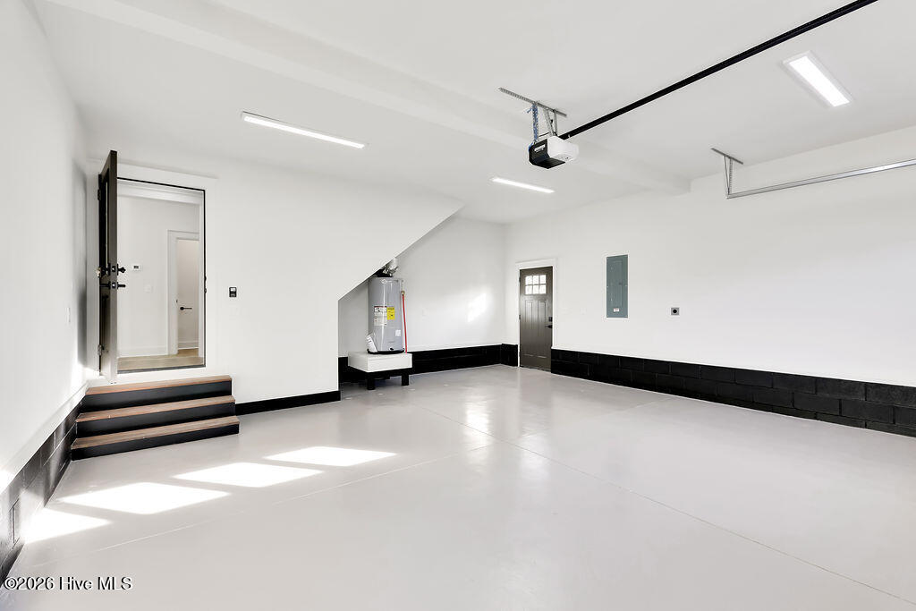 100550907 | Photo 45