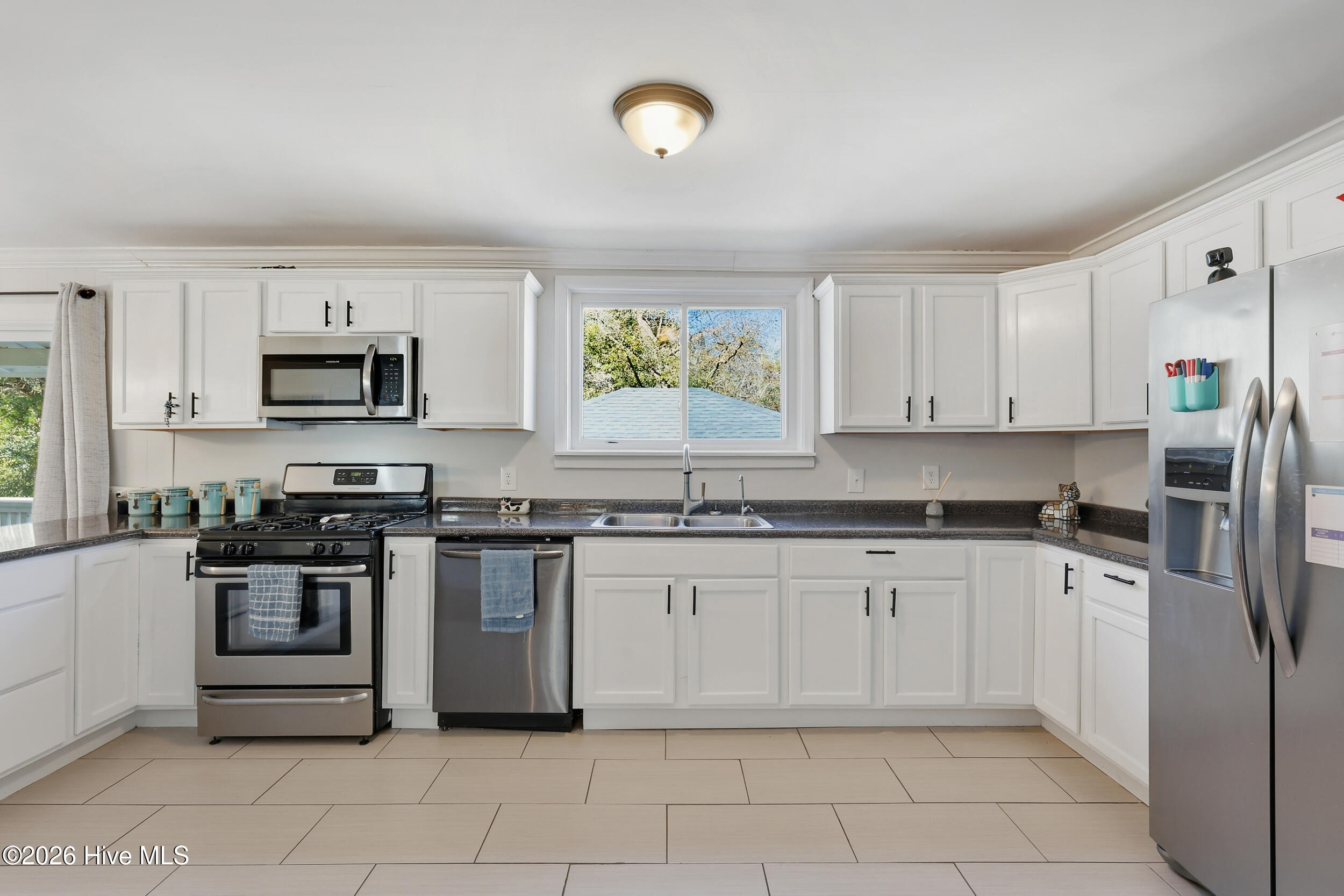 100551685 | Photo 13