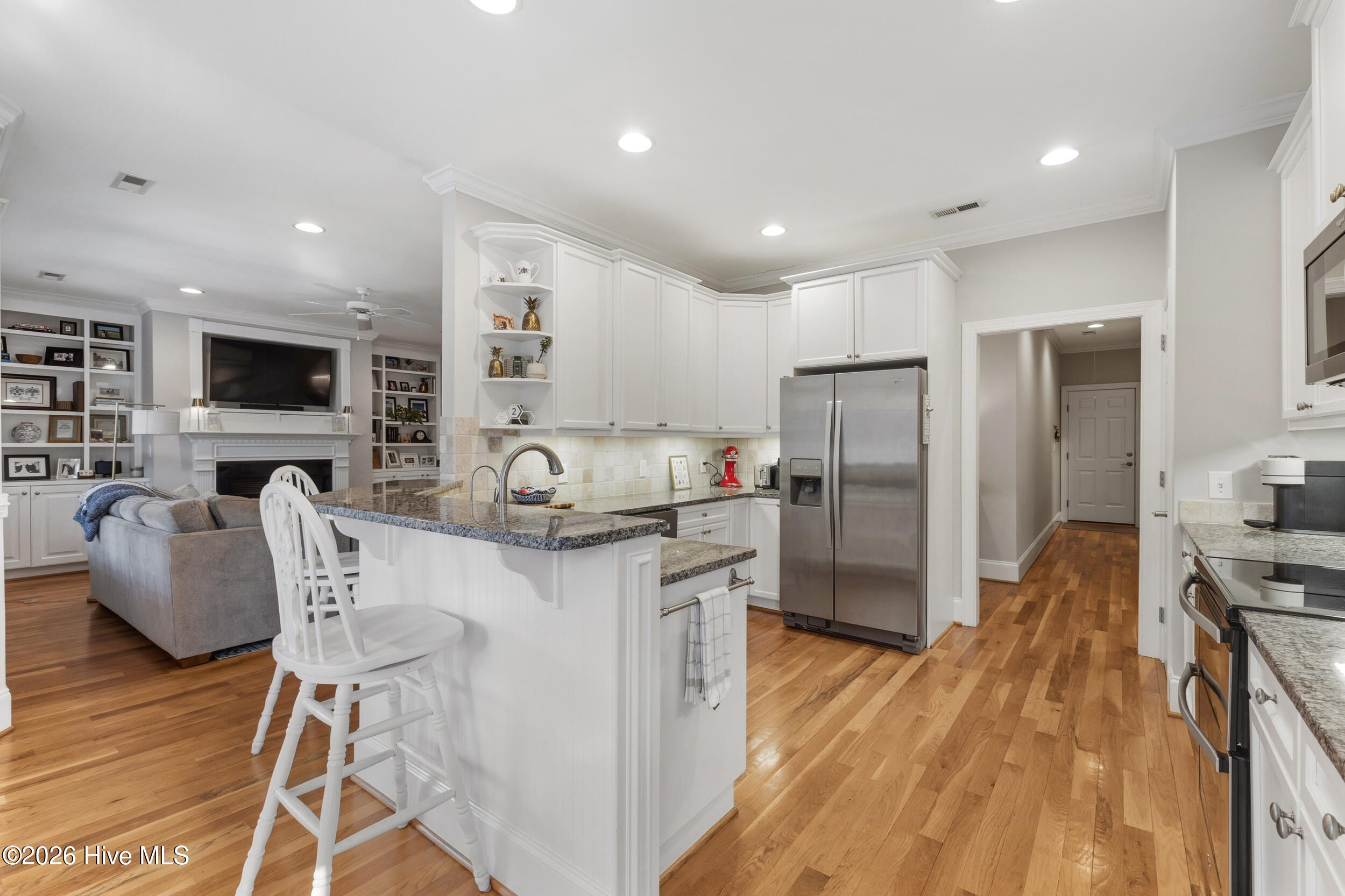 100558582 | Photo 16