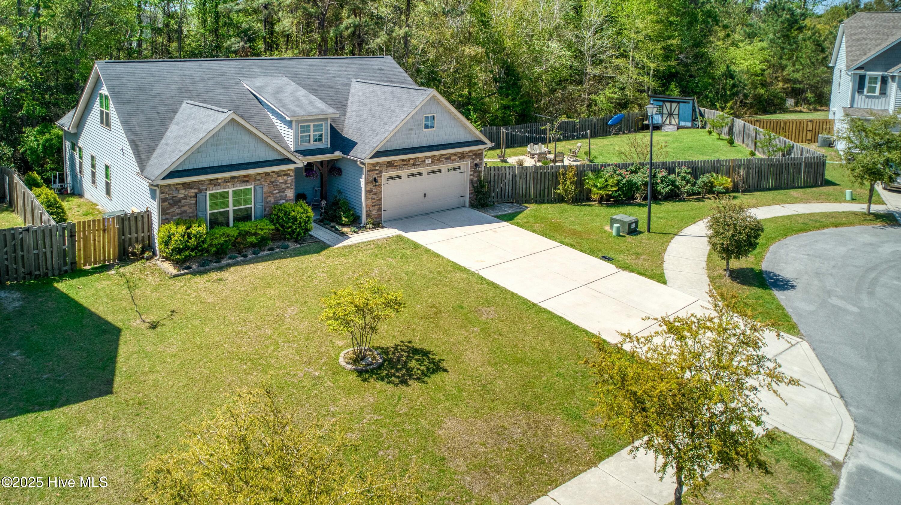 100561132 | Photo 51