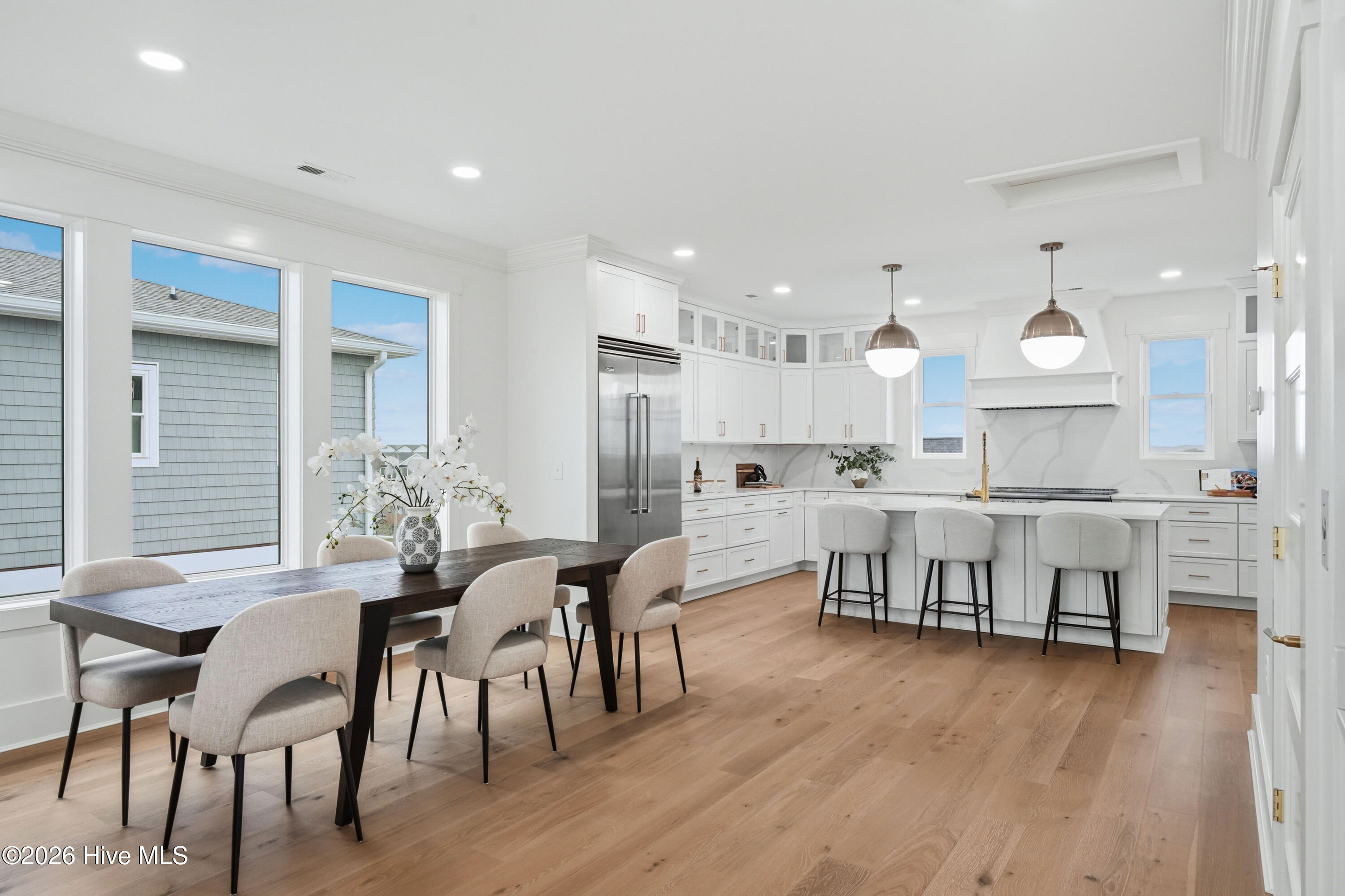 100508019 | Photo 11