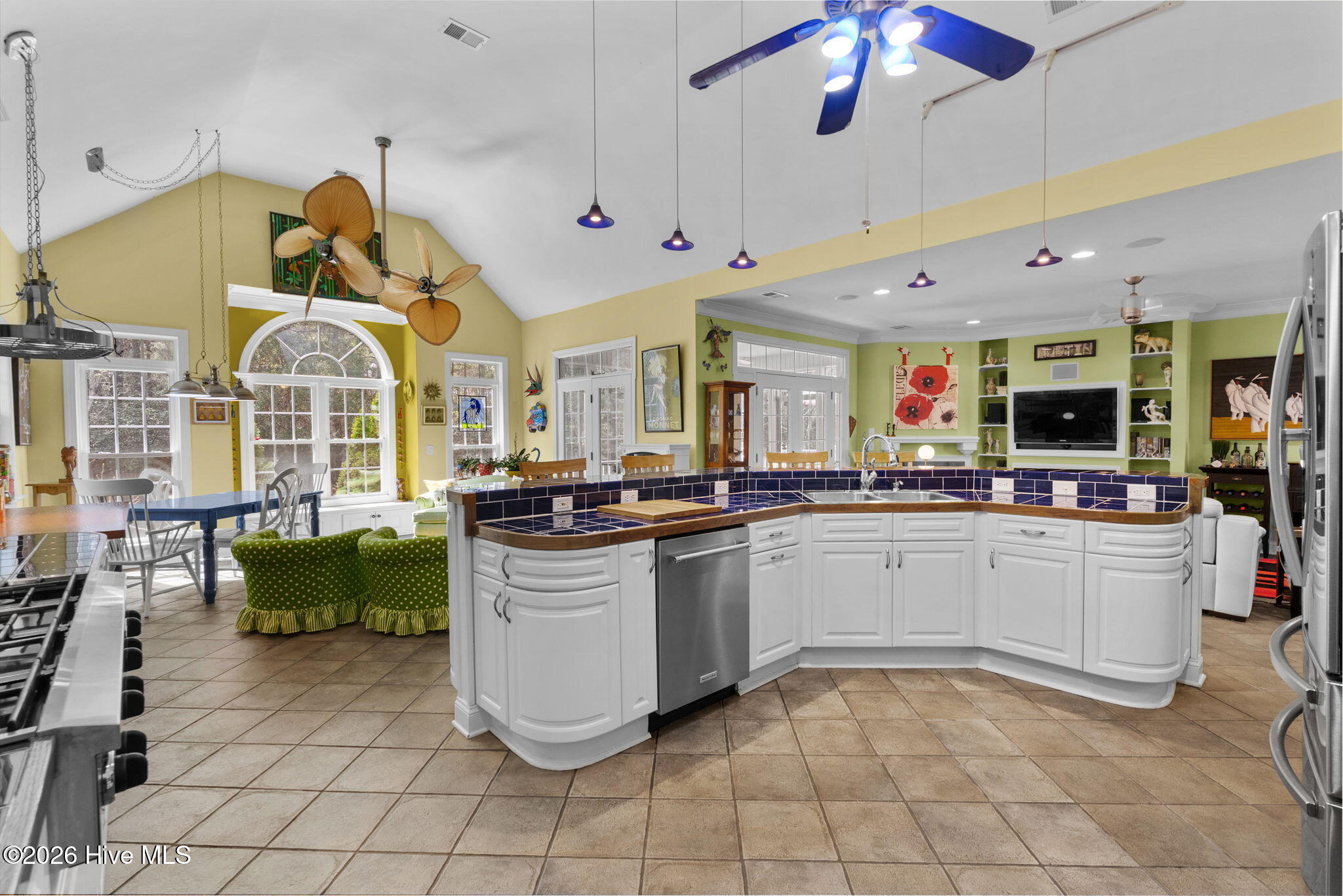 100565565 | Photo 22