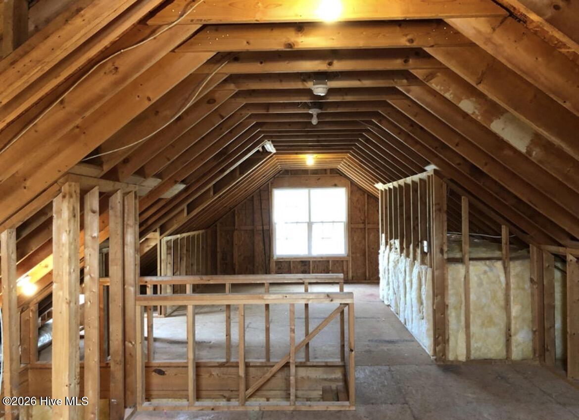 100547961 | Photo 37