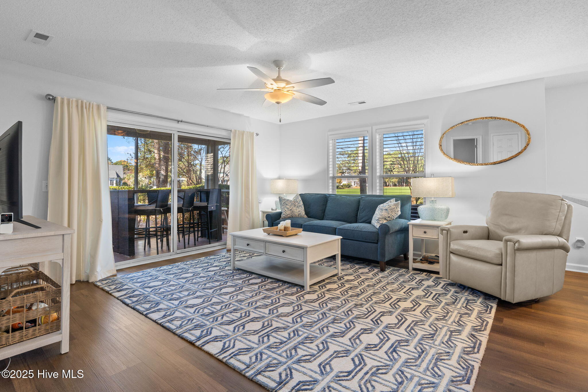 100543125 | Photo 10