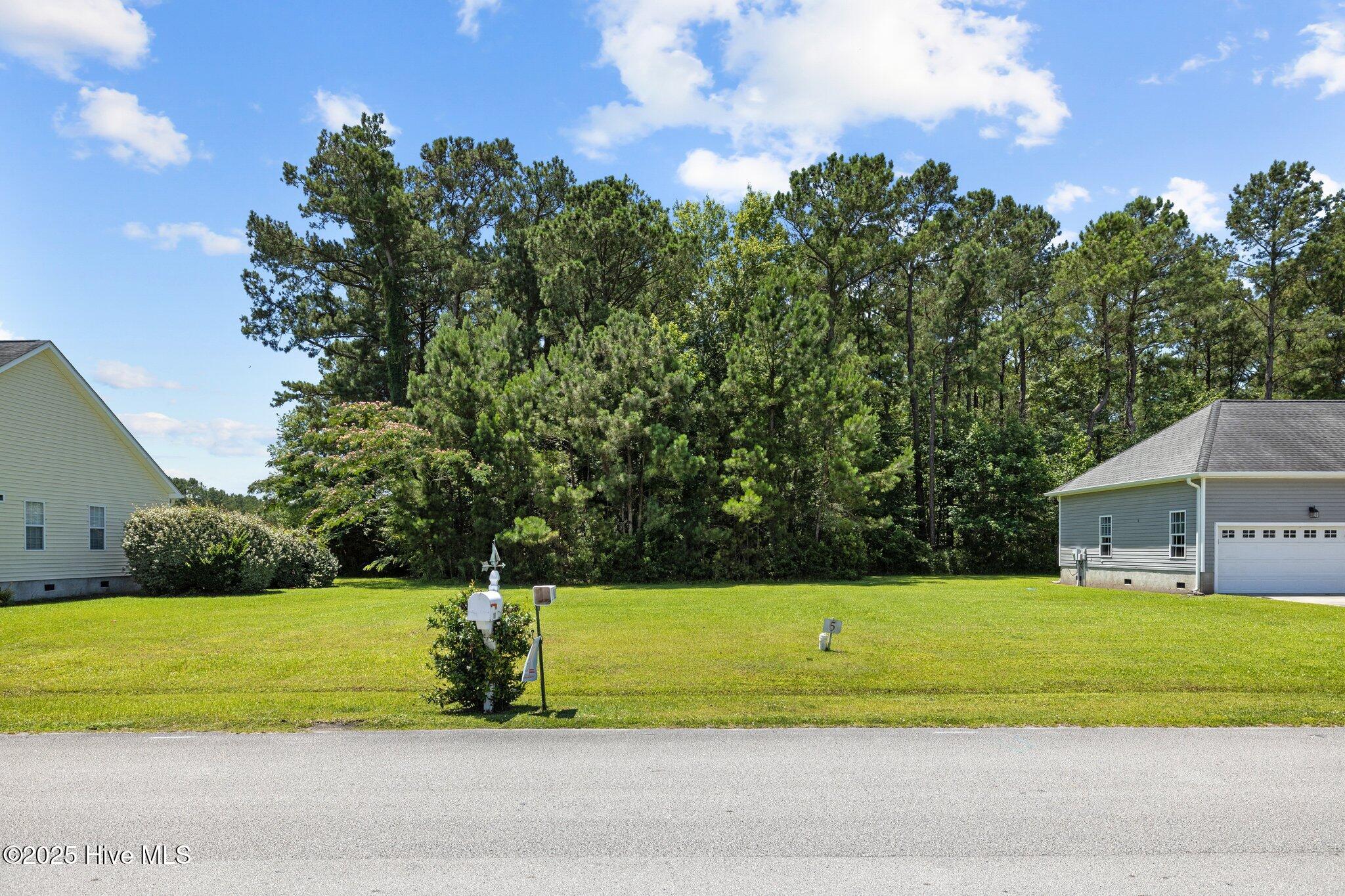 Homes for sale in Beaufort, NC | 107 Madison Bay Dr, Beaufort, NC 28516 | MLS# 100514106