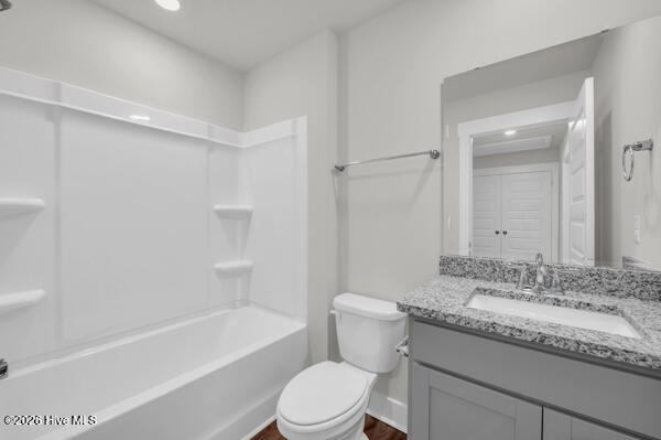 100567985 | Photo 13