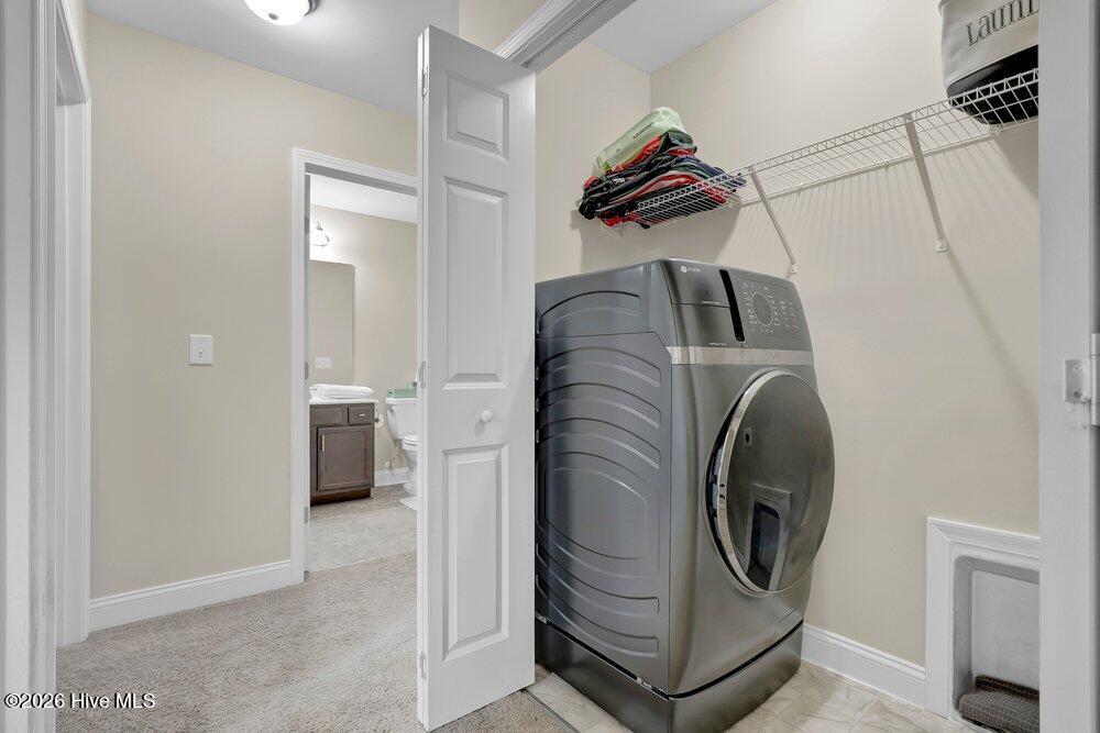 100568323 | Photo 15