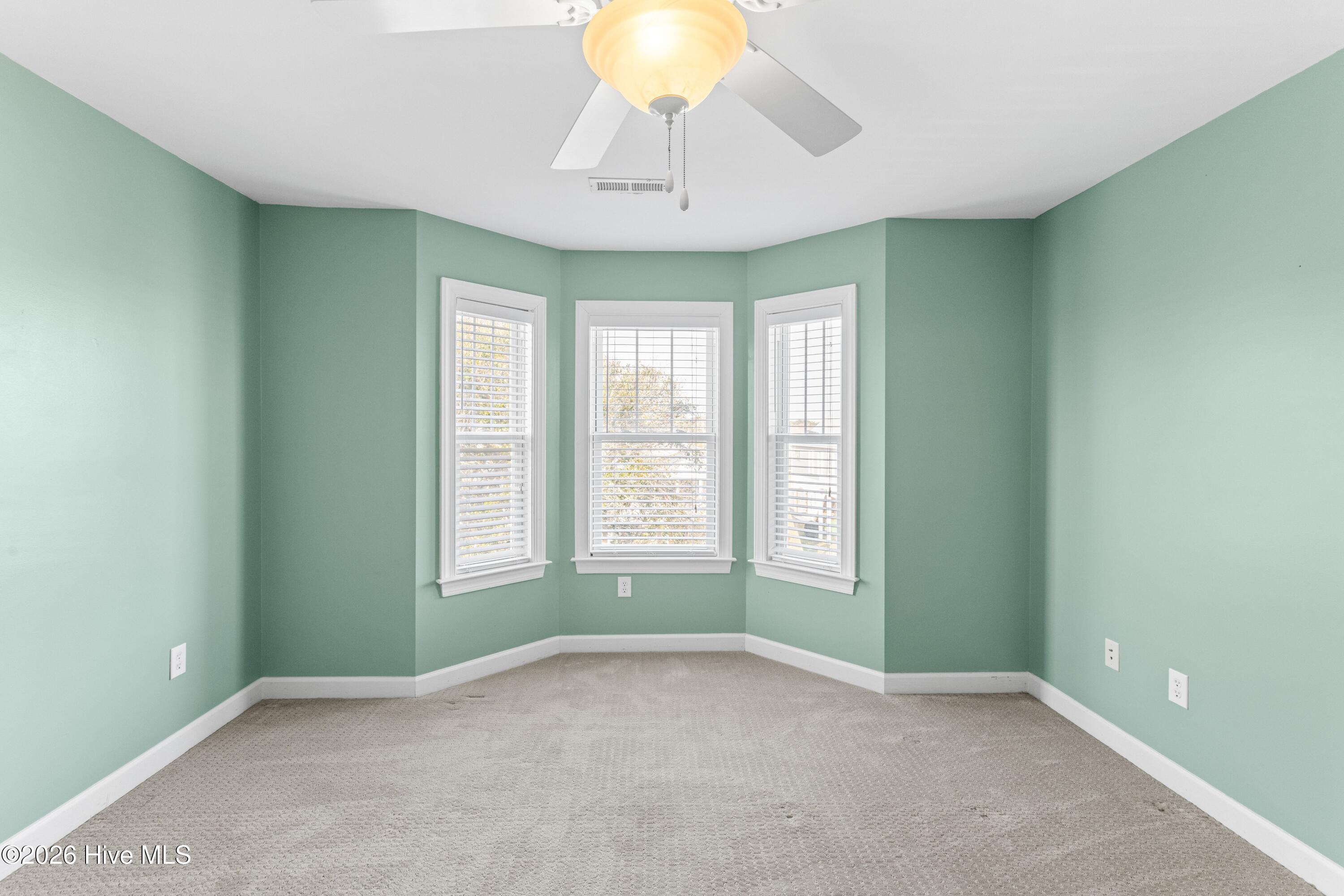 100550926 | Photo 24