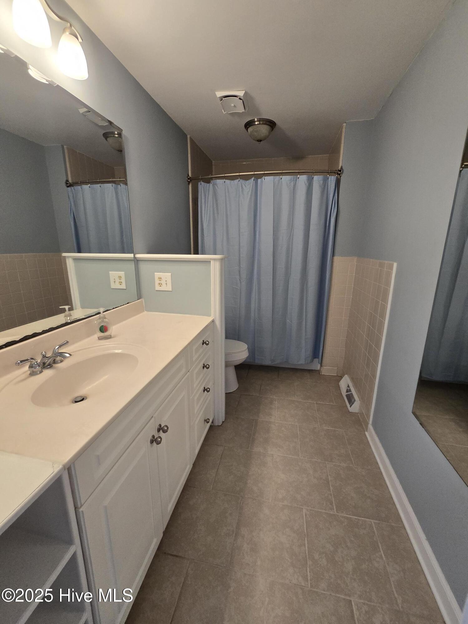 100527470 | Photo 26