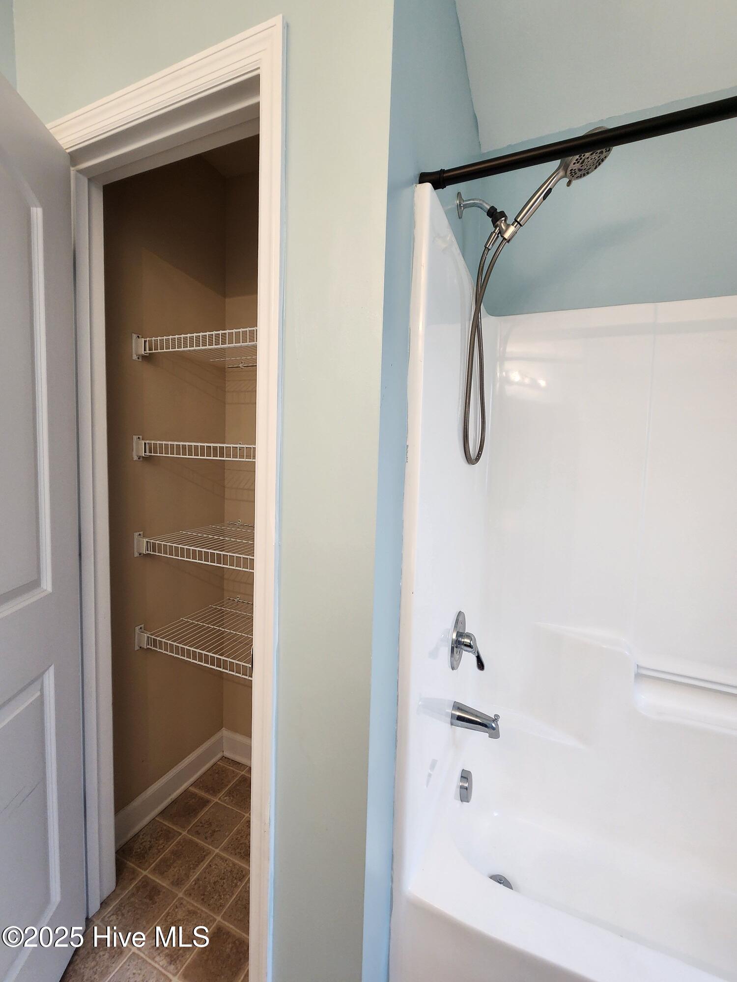 100563623 | Photo 29