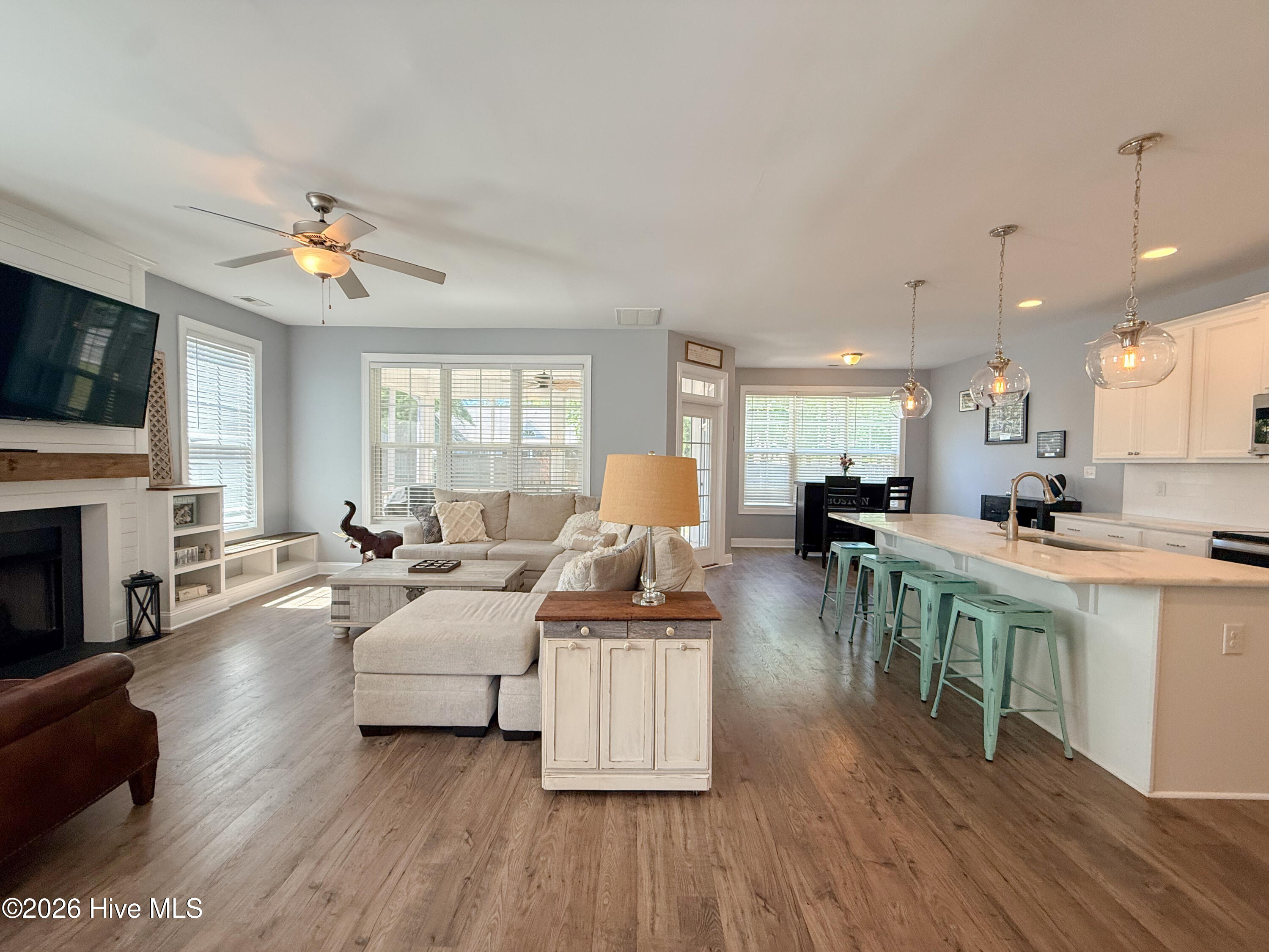 100569259 | Photo 18