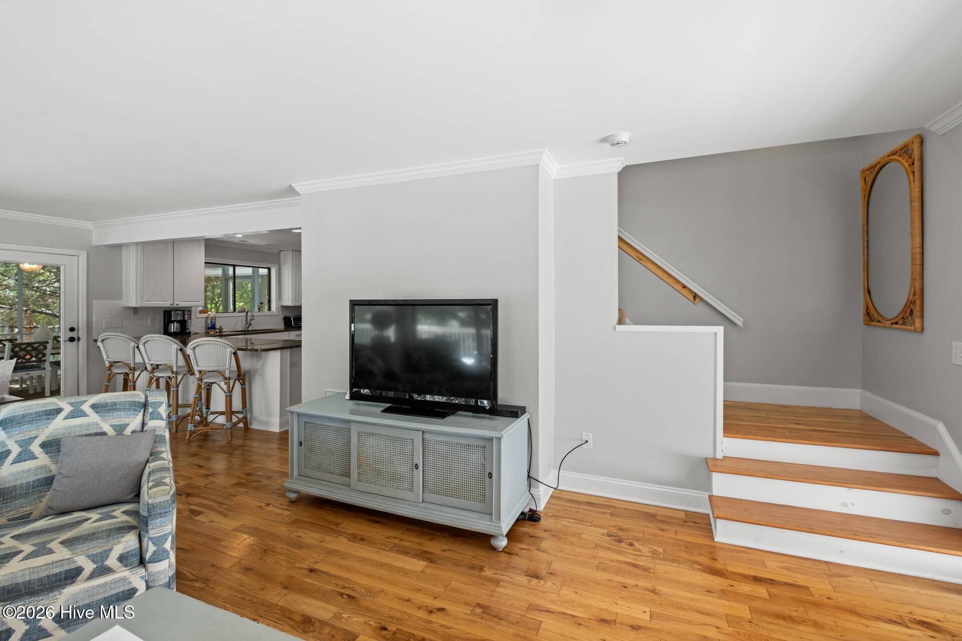 100569244 | Photo 18