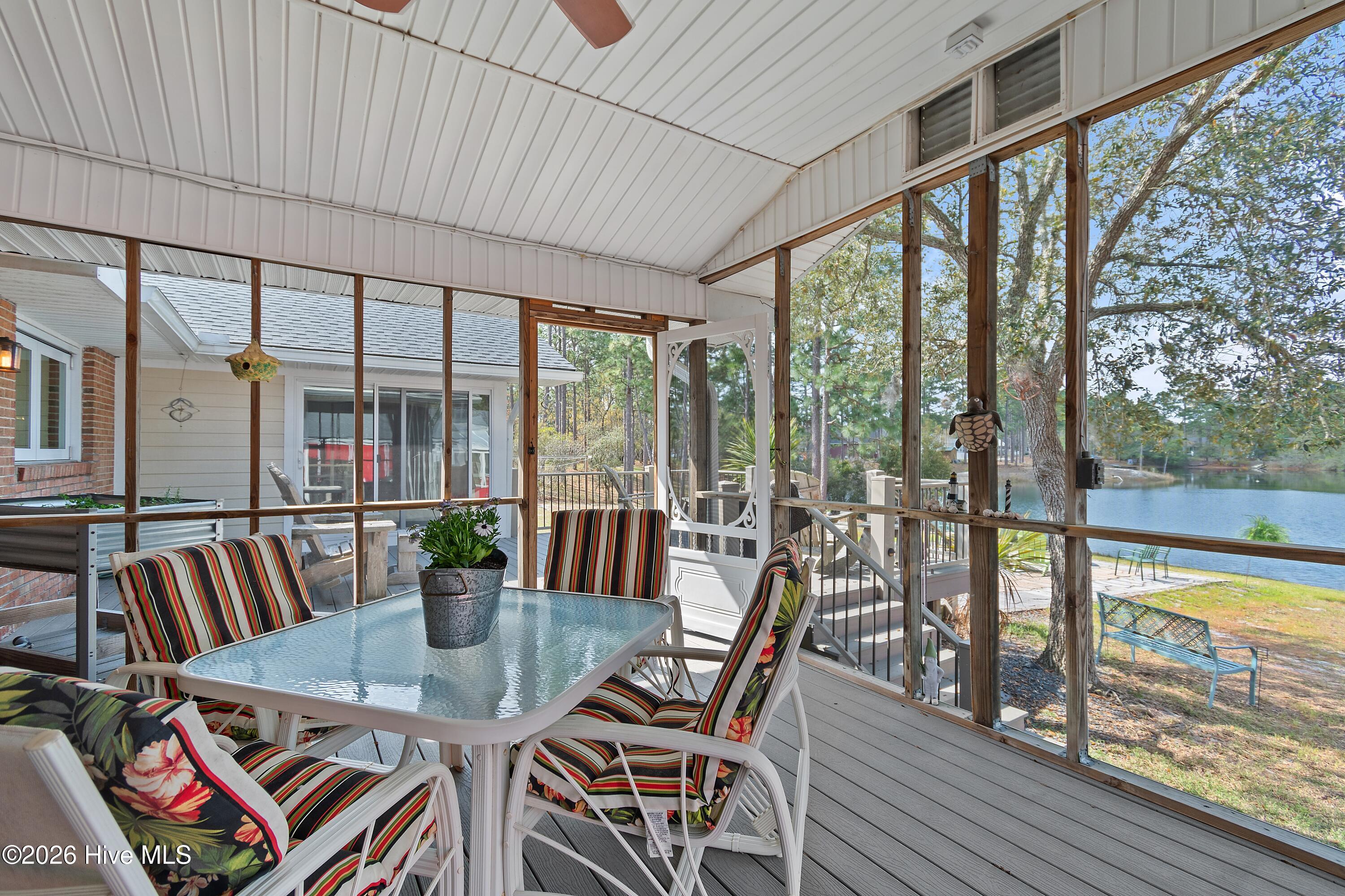 100564925 | Photo 25