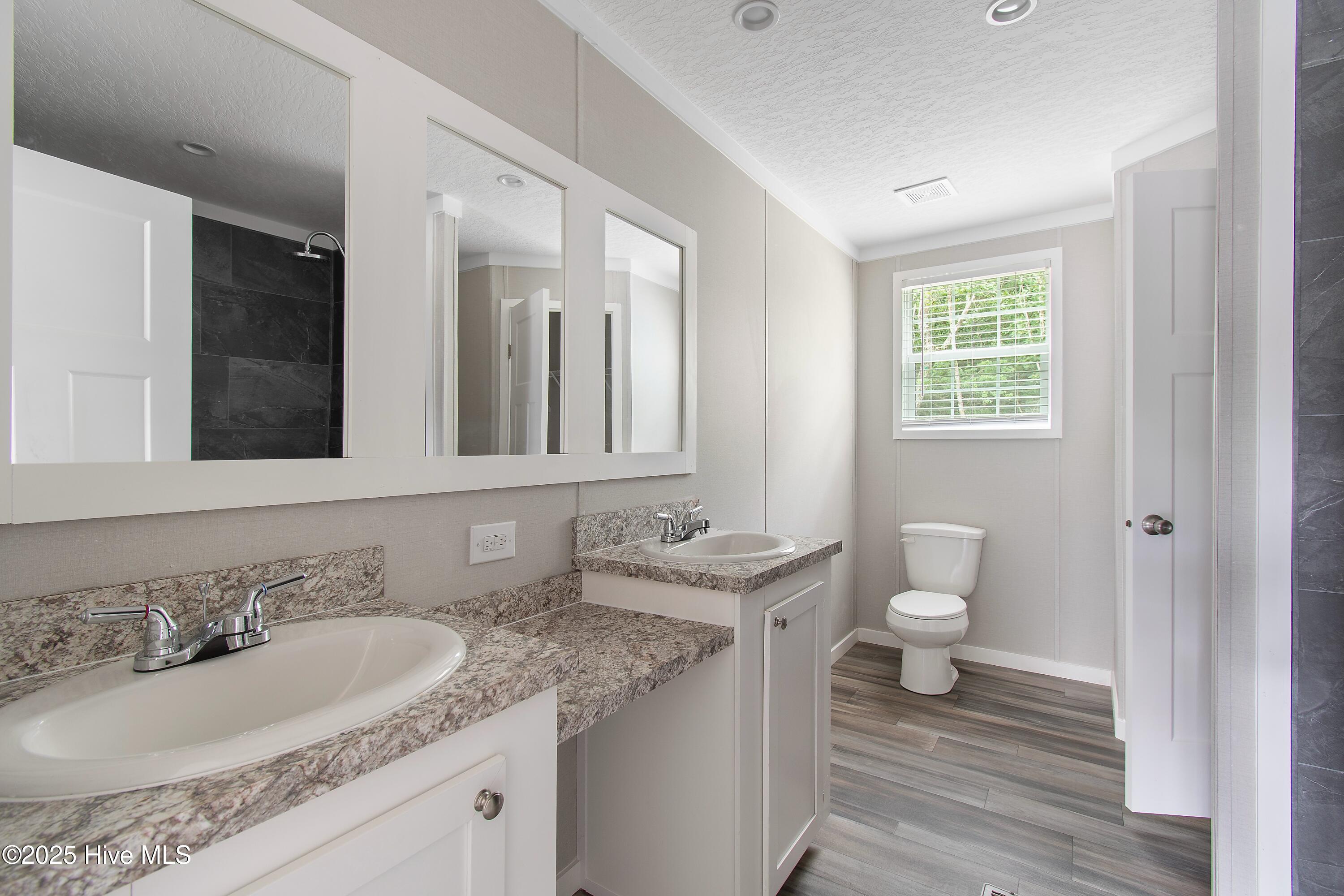 100542017 | Photo 15